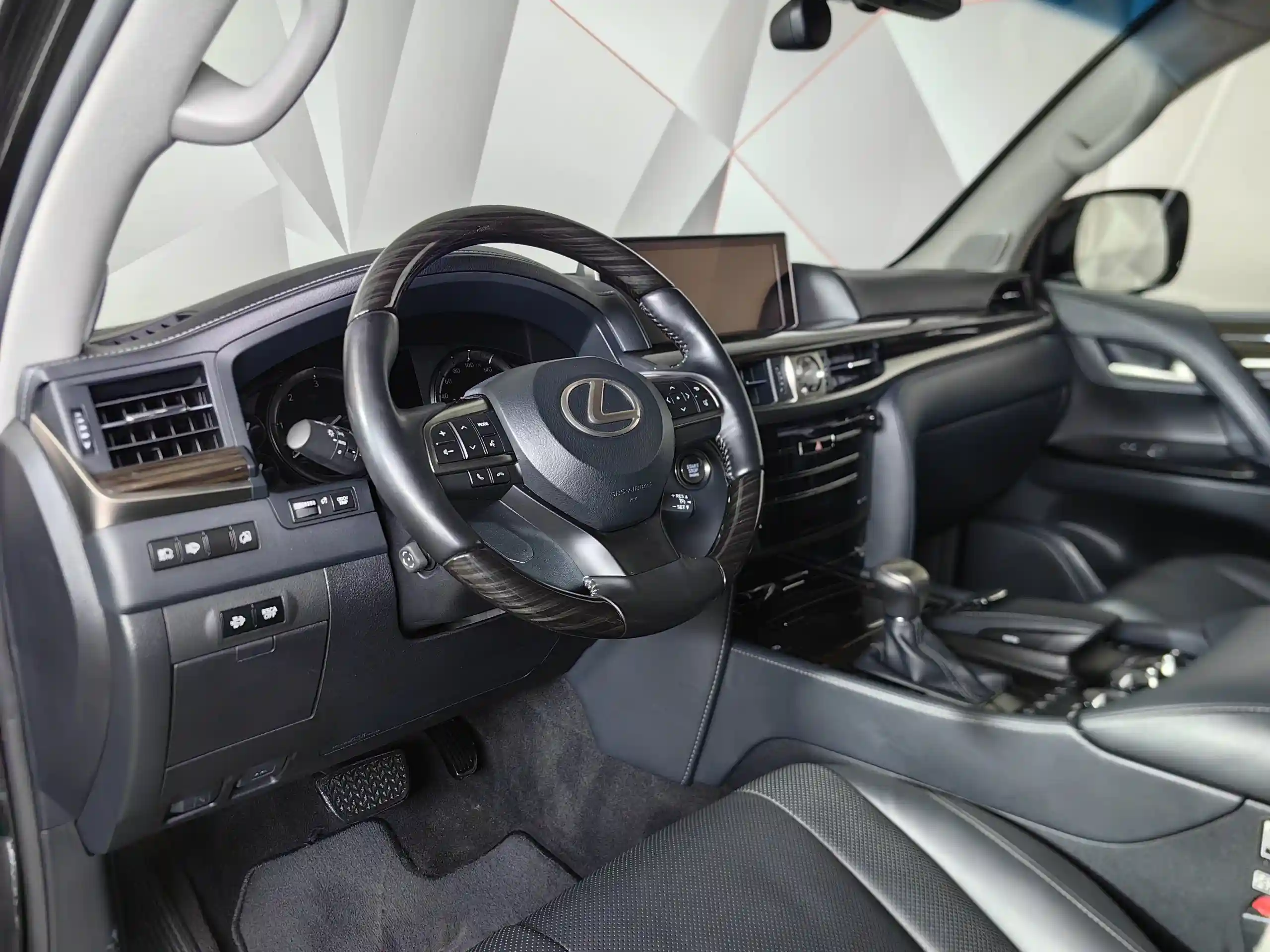 Lexus LX 2021