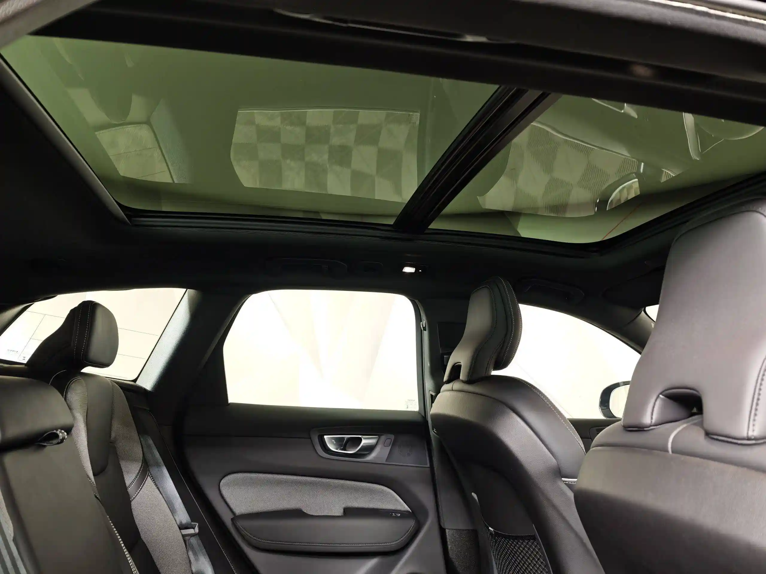 Volvo XC60 2025