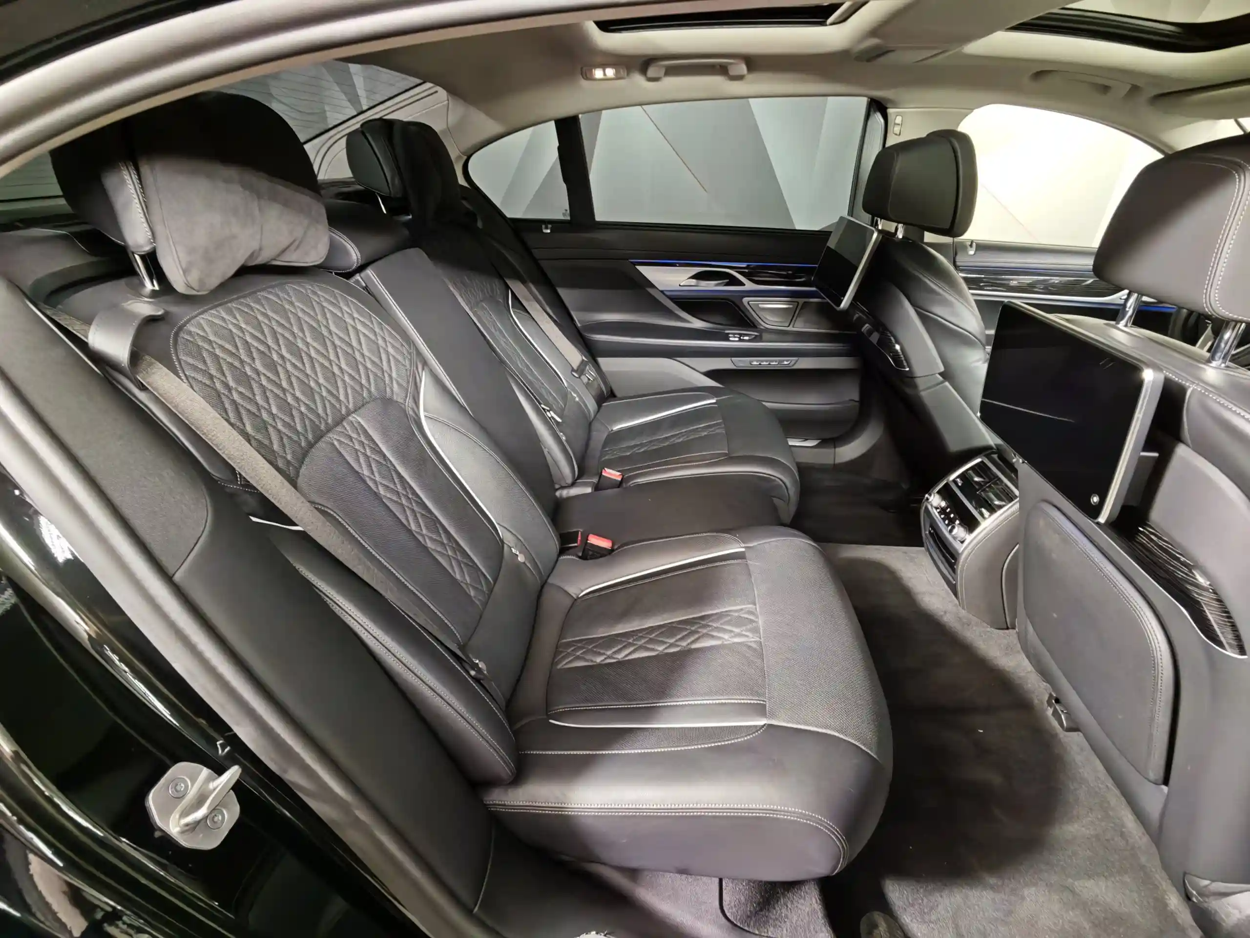 BMW 7 серия 2021