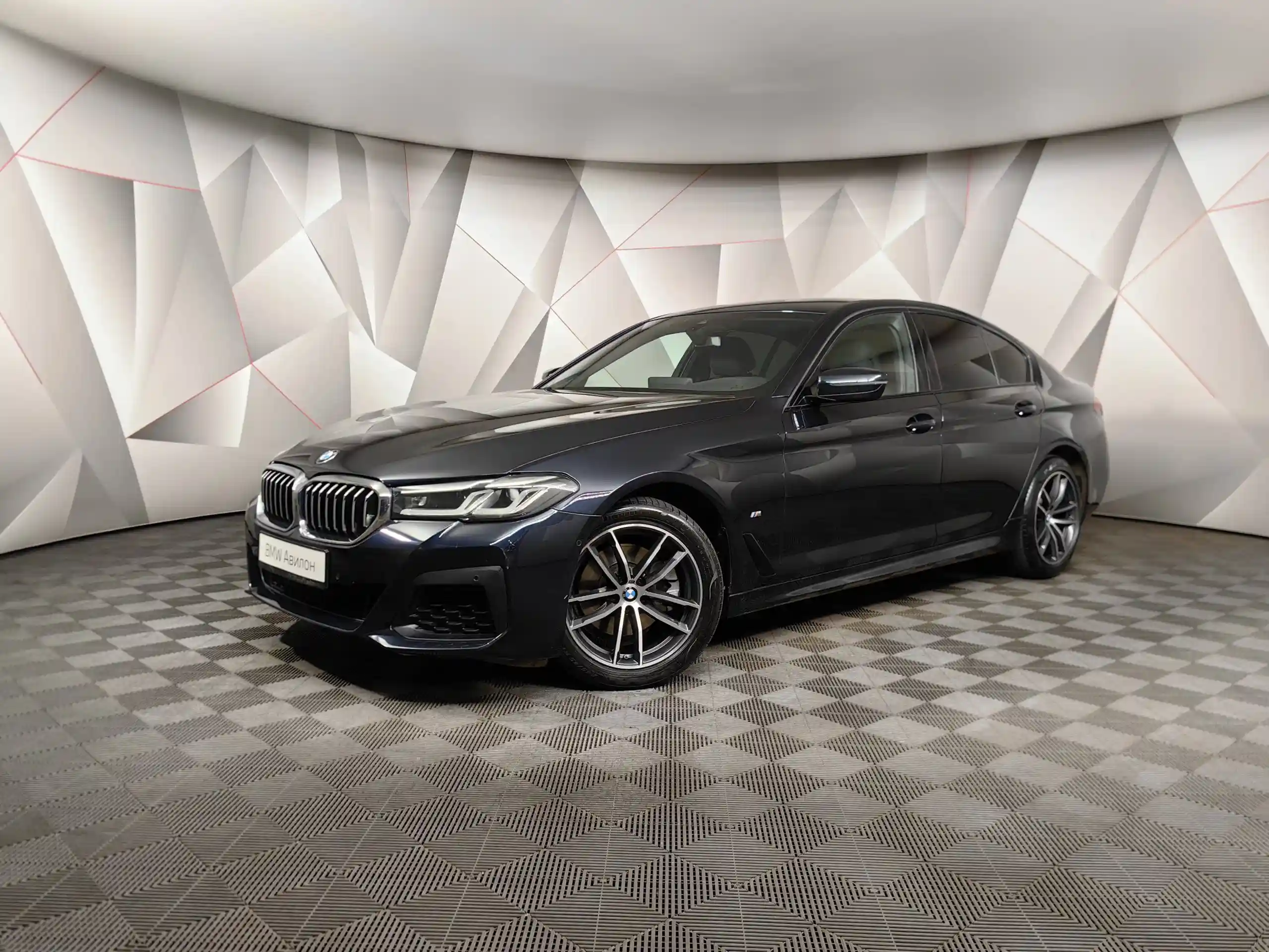 BMW 5 серия 2021