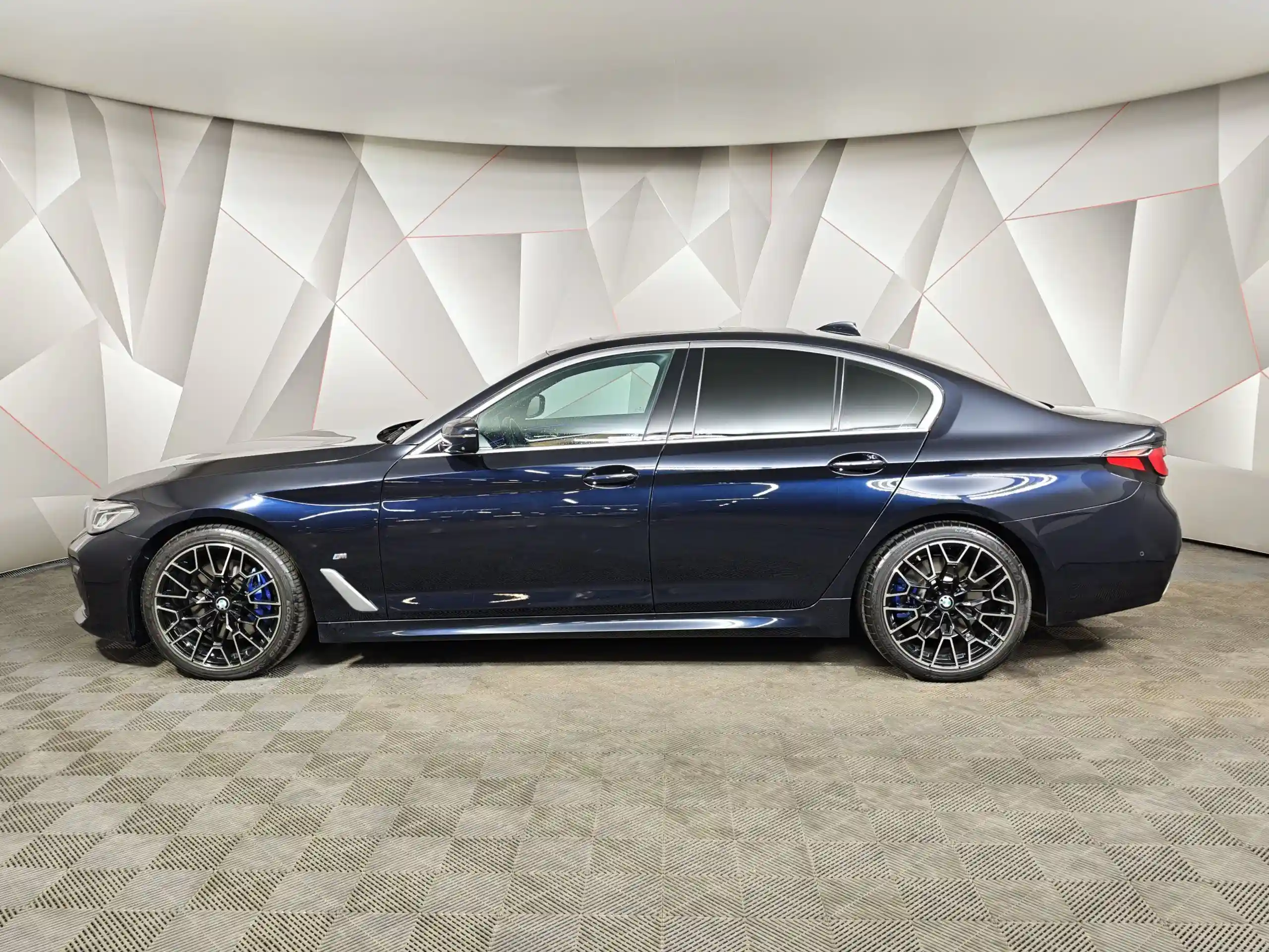 BMW 5 серия 2021