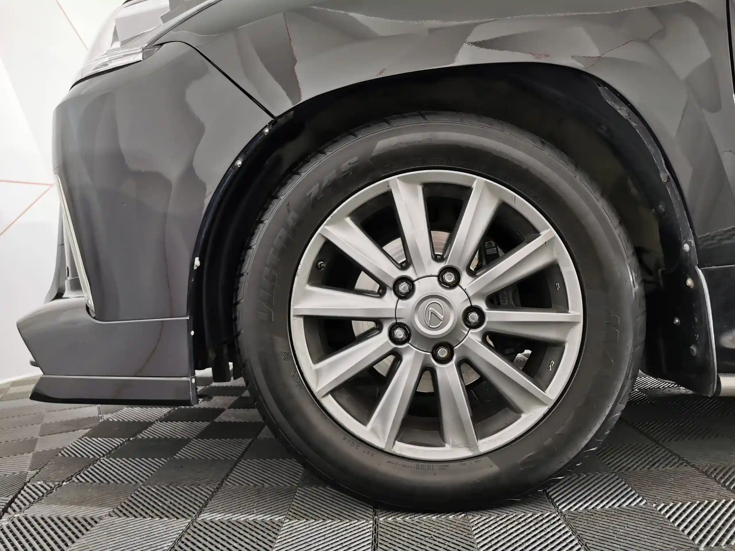 Lexus LX 2010