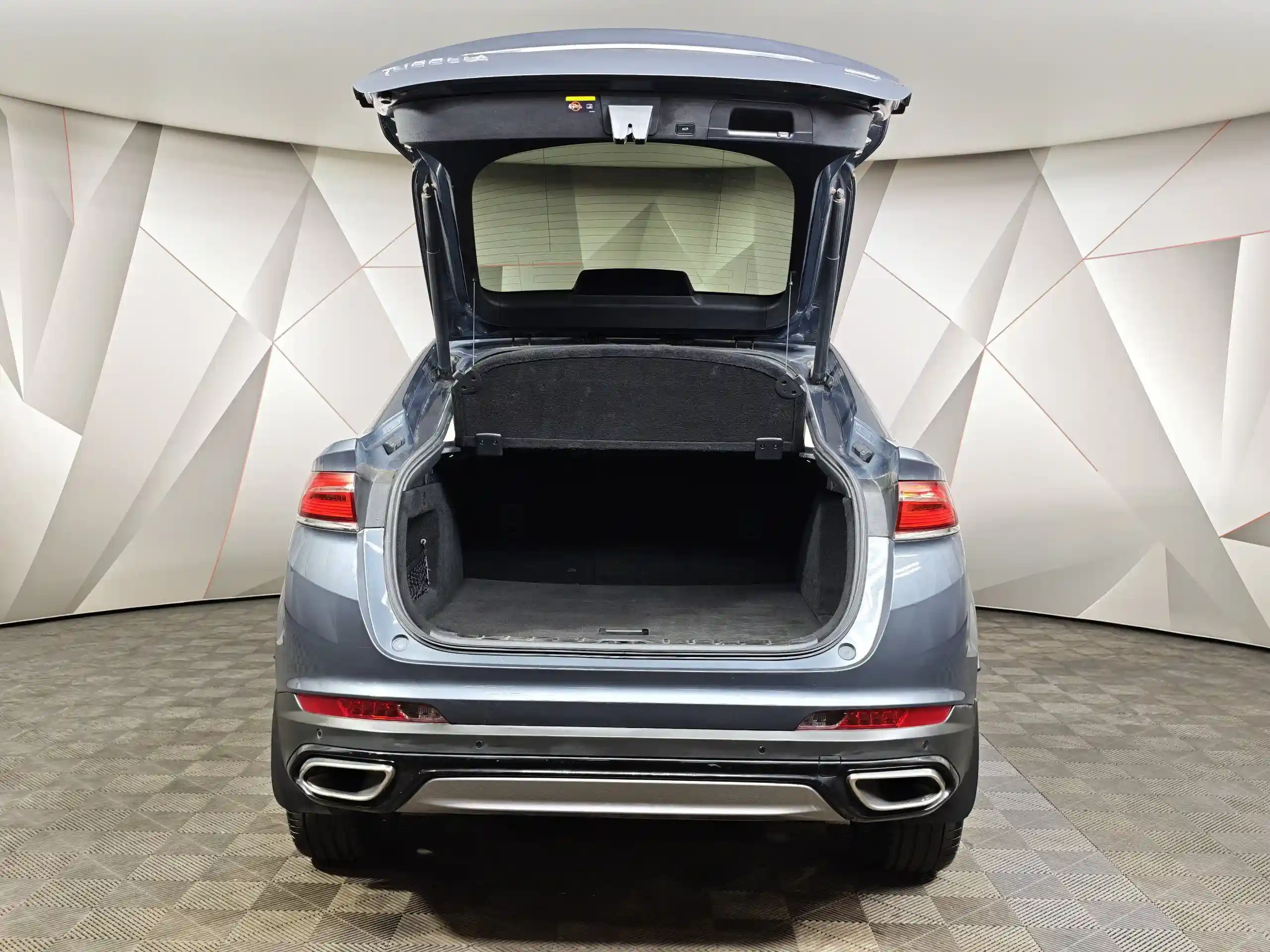 Geely Tugella 2021