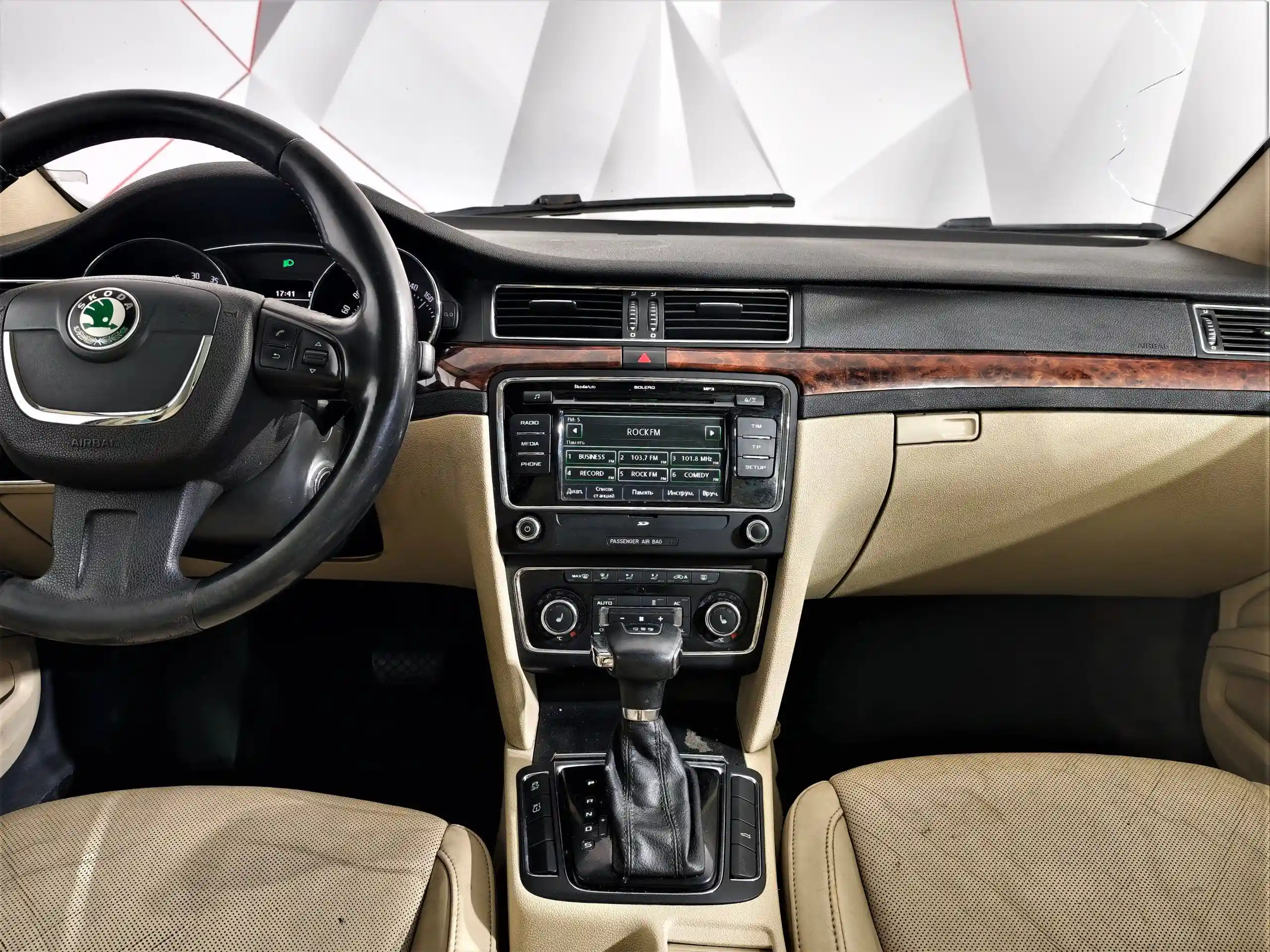 Skoda Superb 2012