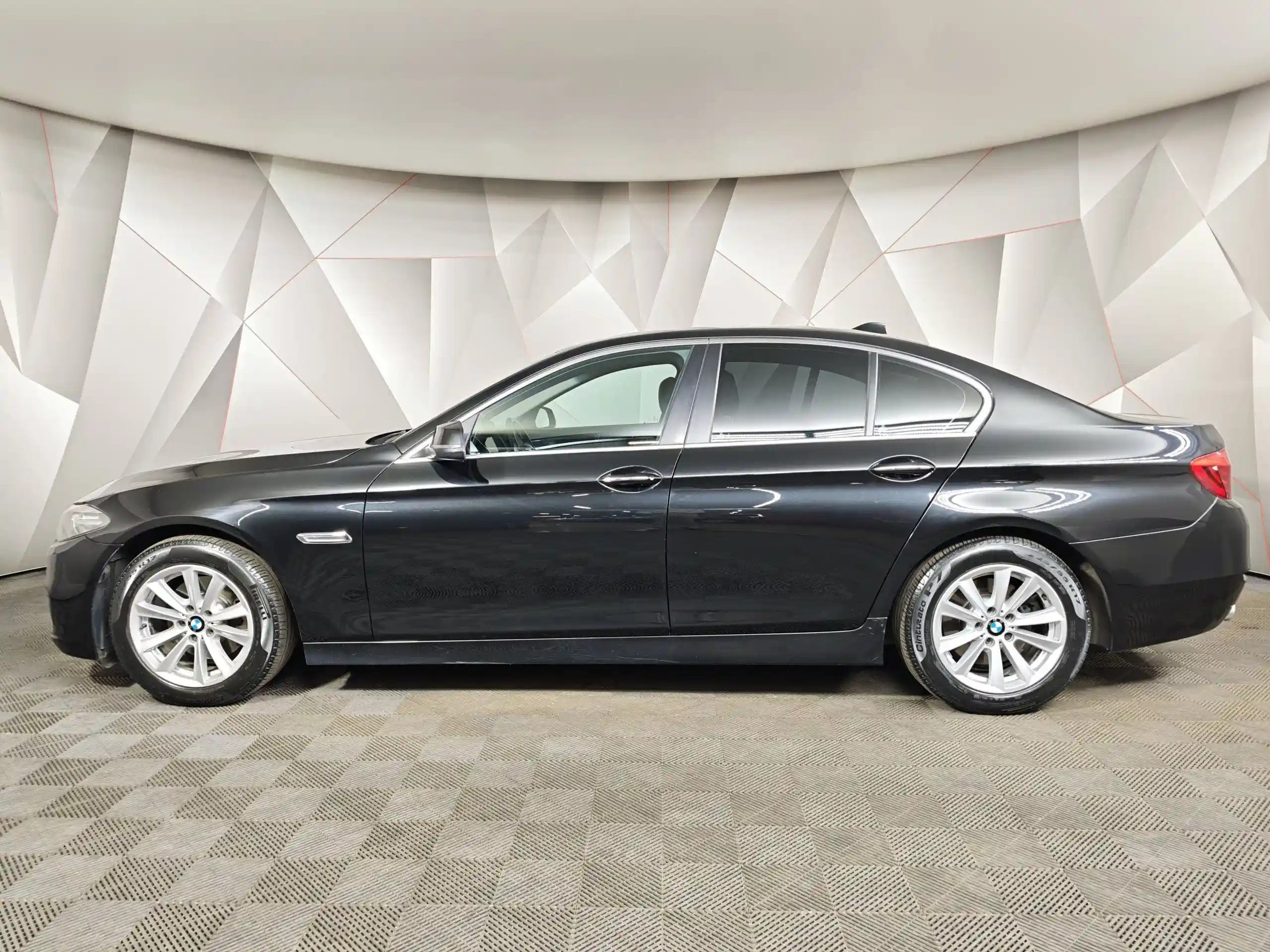BMW 5 серия 2016