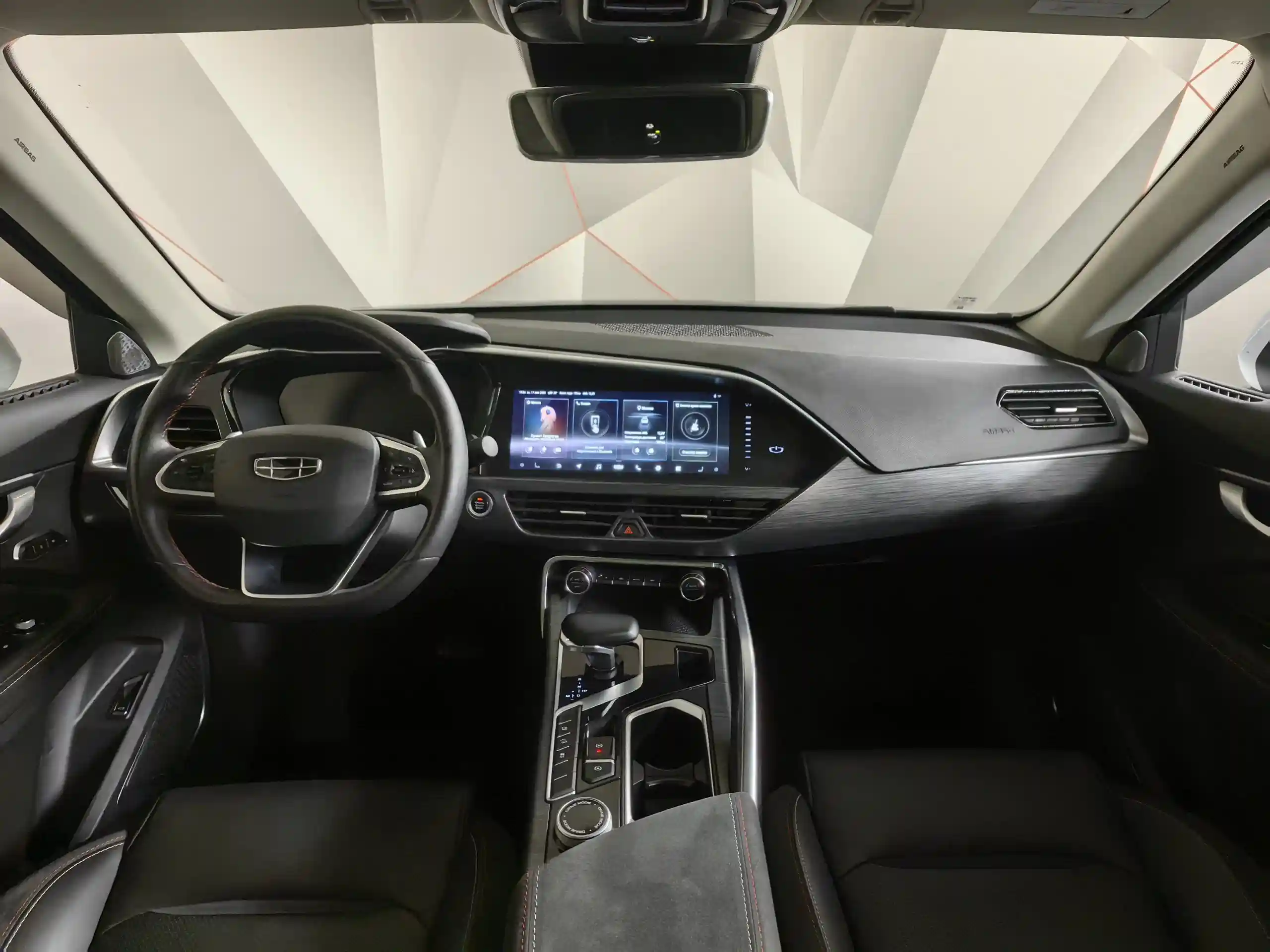 Geely Tugella 2022