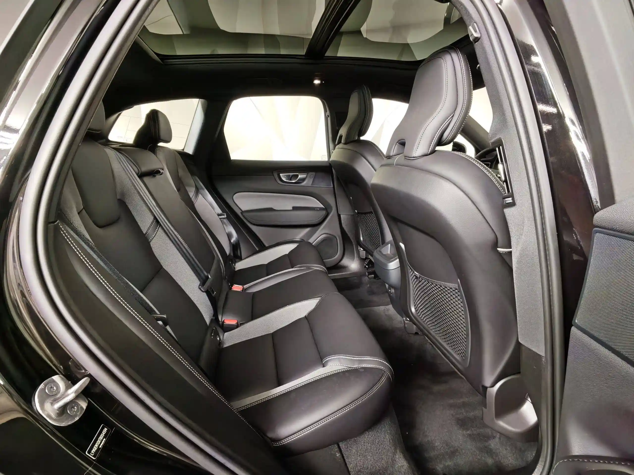 Volvo XC60 2025