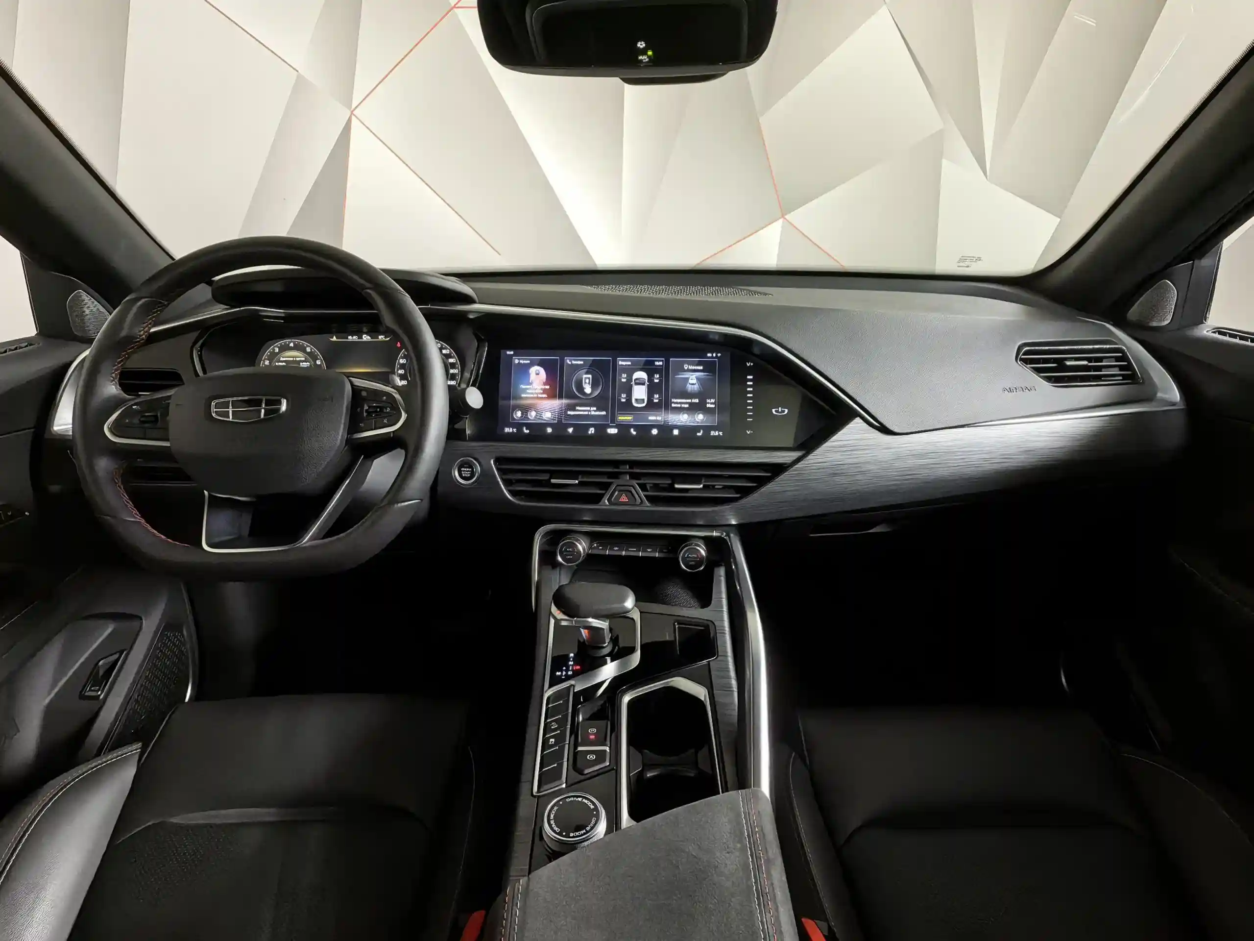 Geely Tugella 2022