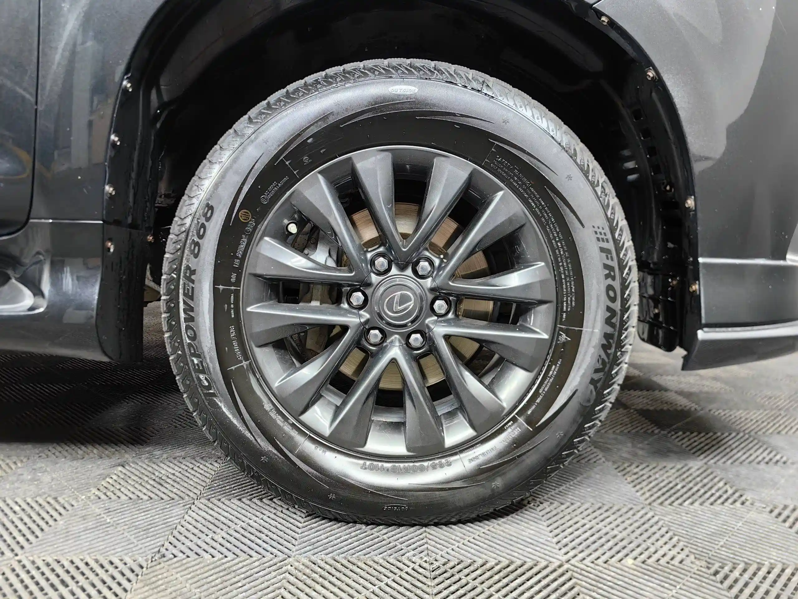 Lexus GX 2023