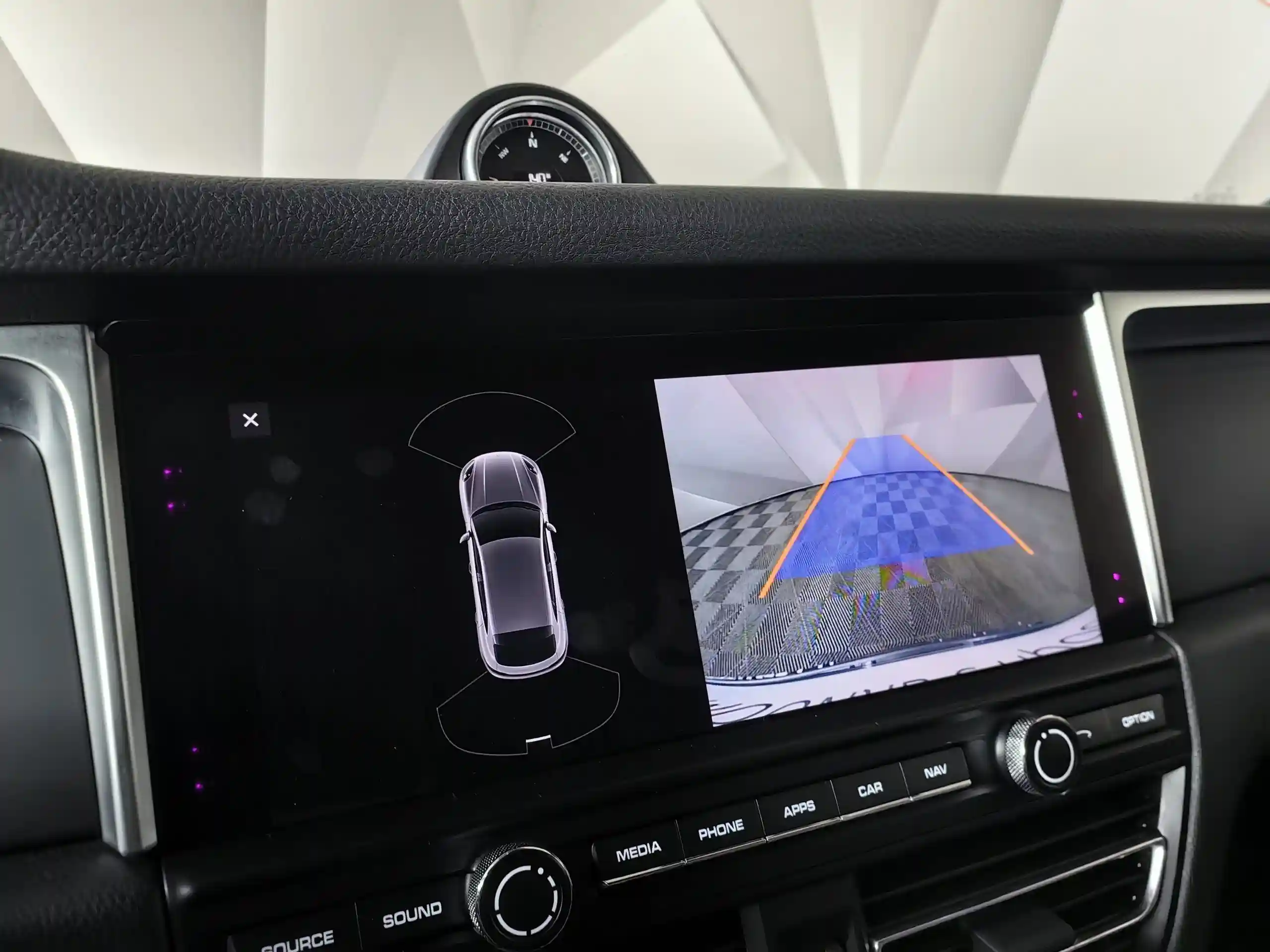 Porsche Macan 2021