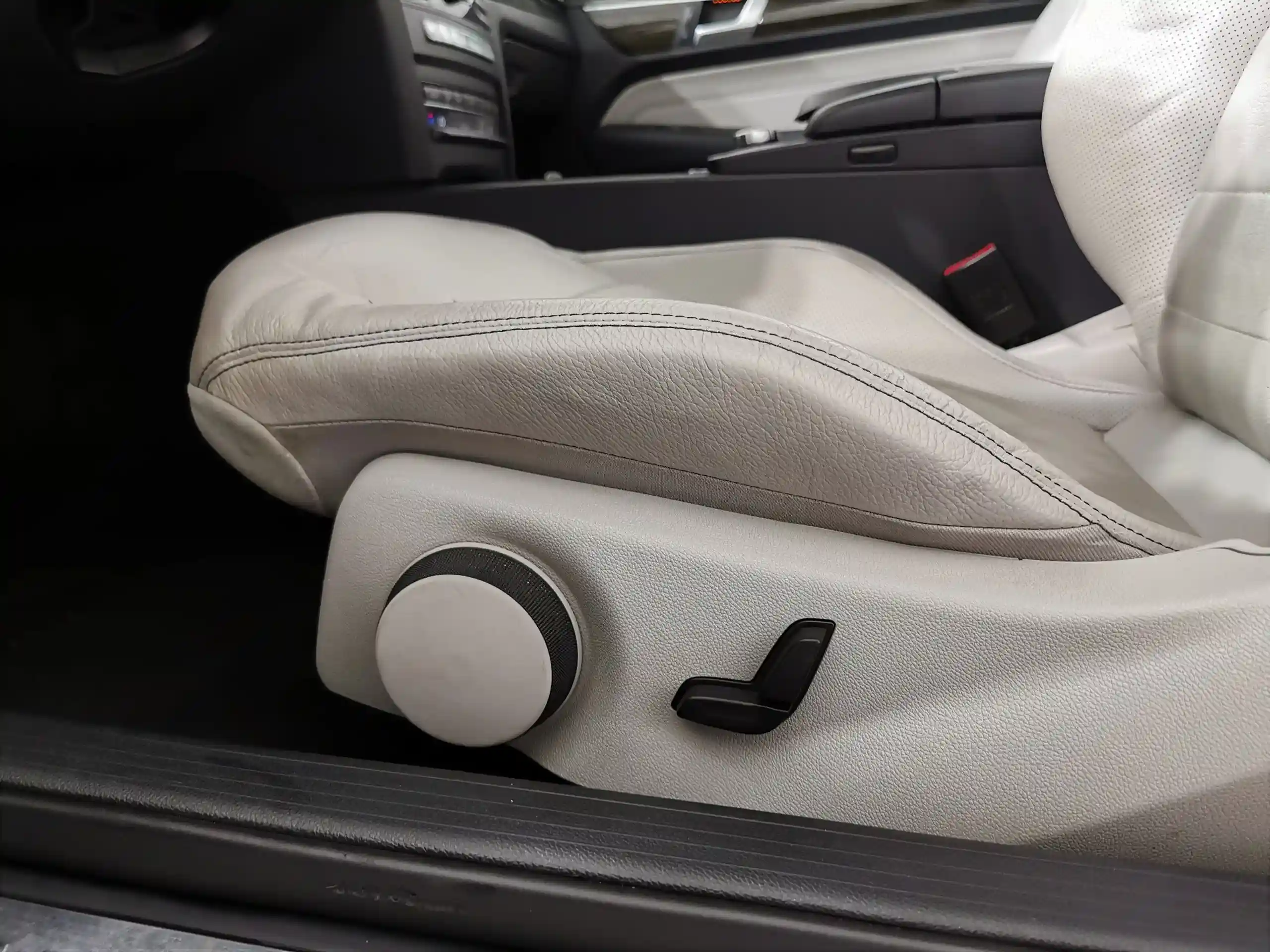 Mercedes-Benz E-Класс 2013