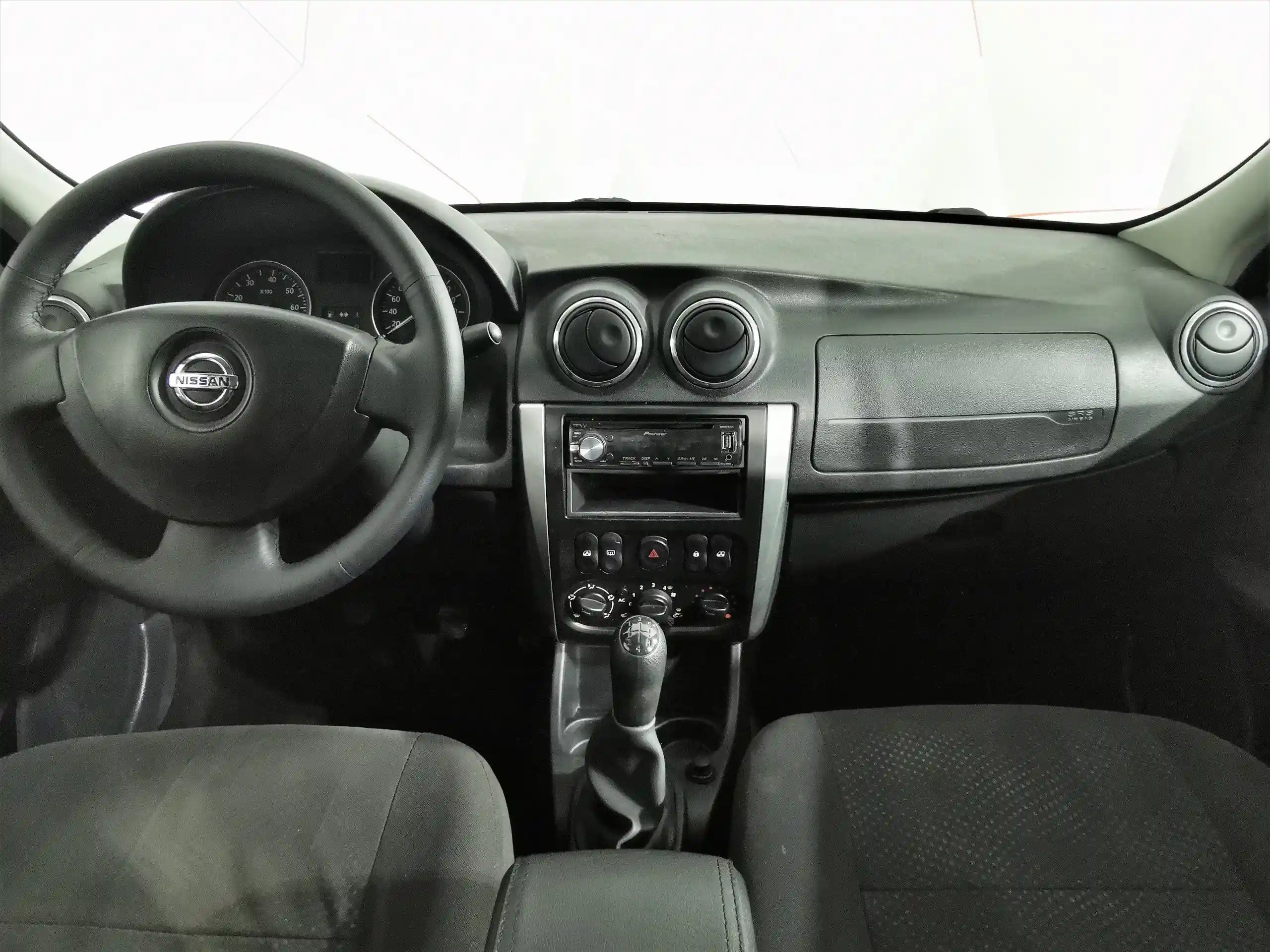 Nissan Almera 2014