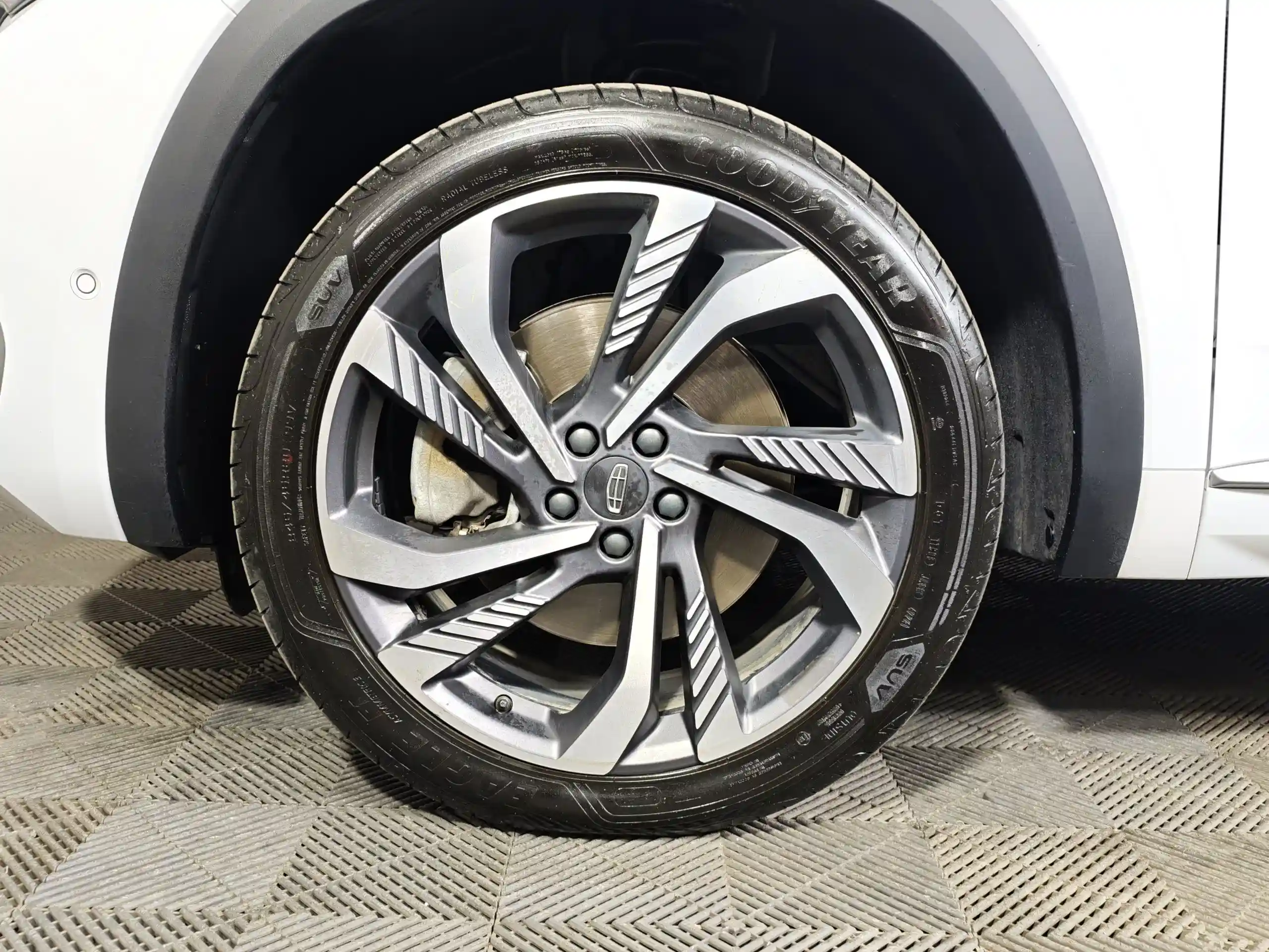Geely Monjaro 2024