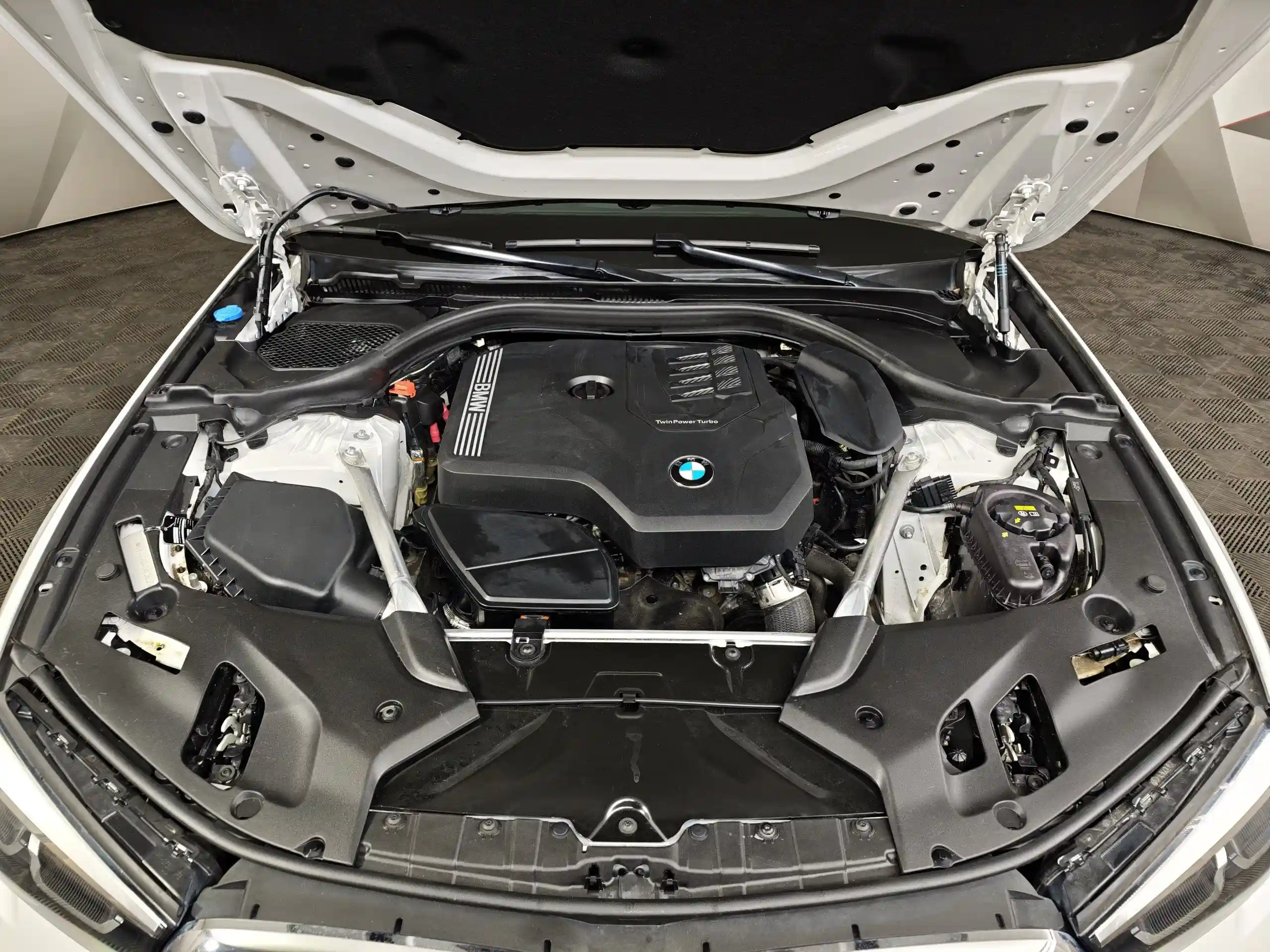 BMW 5 серия 2021