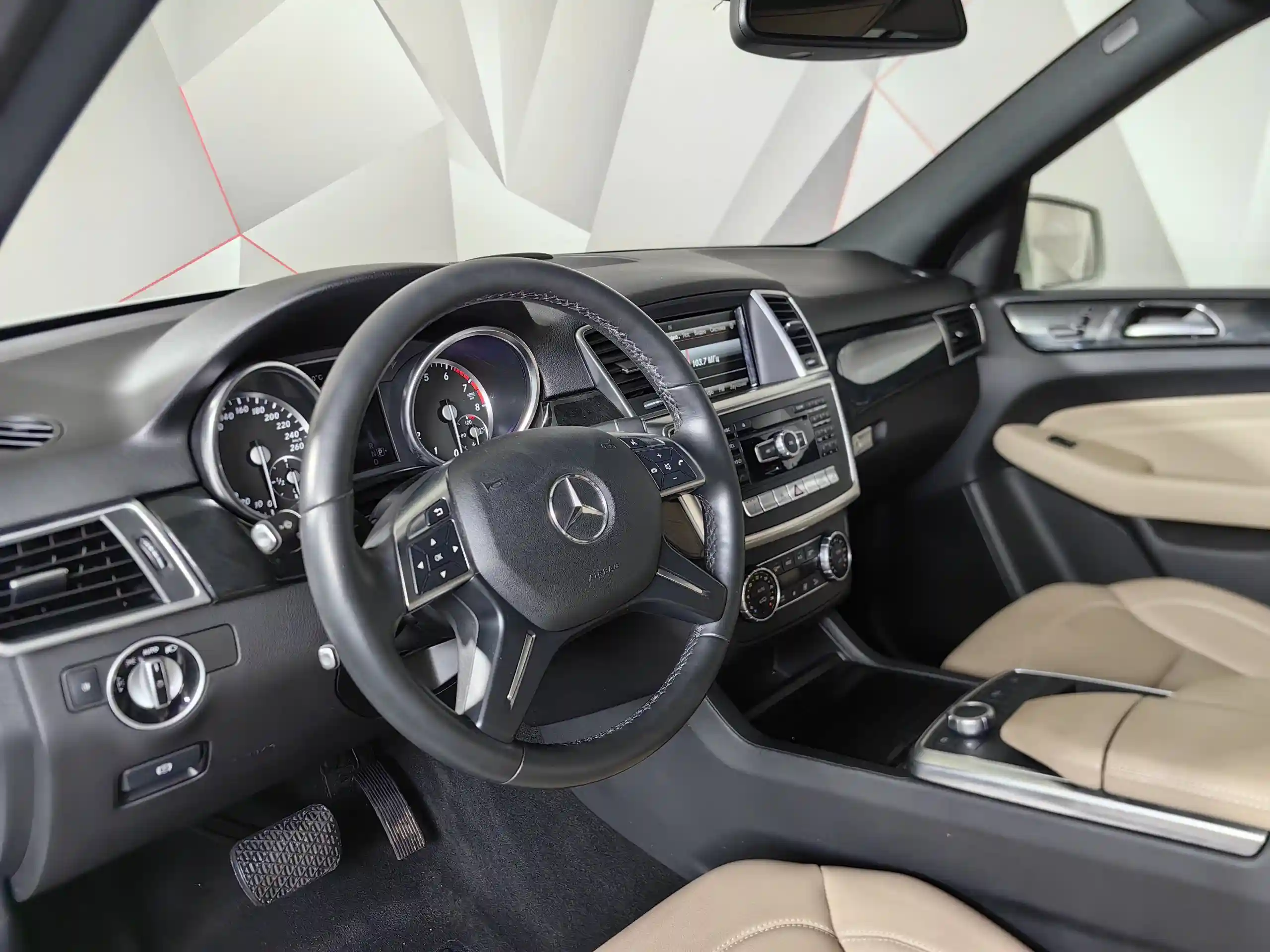 Mercedes-Benz M-Класс 2014
