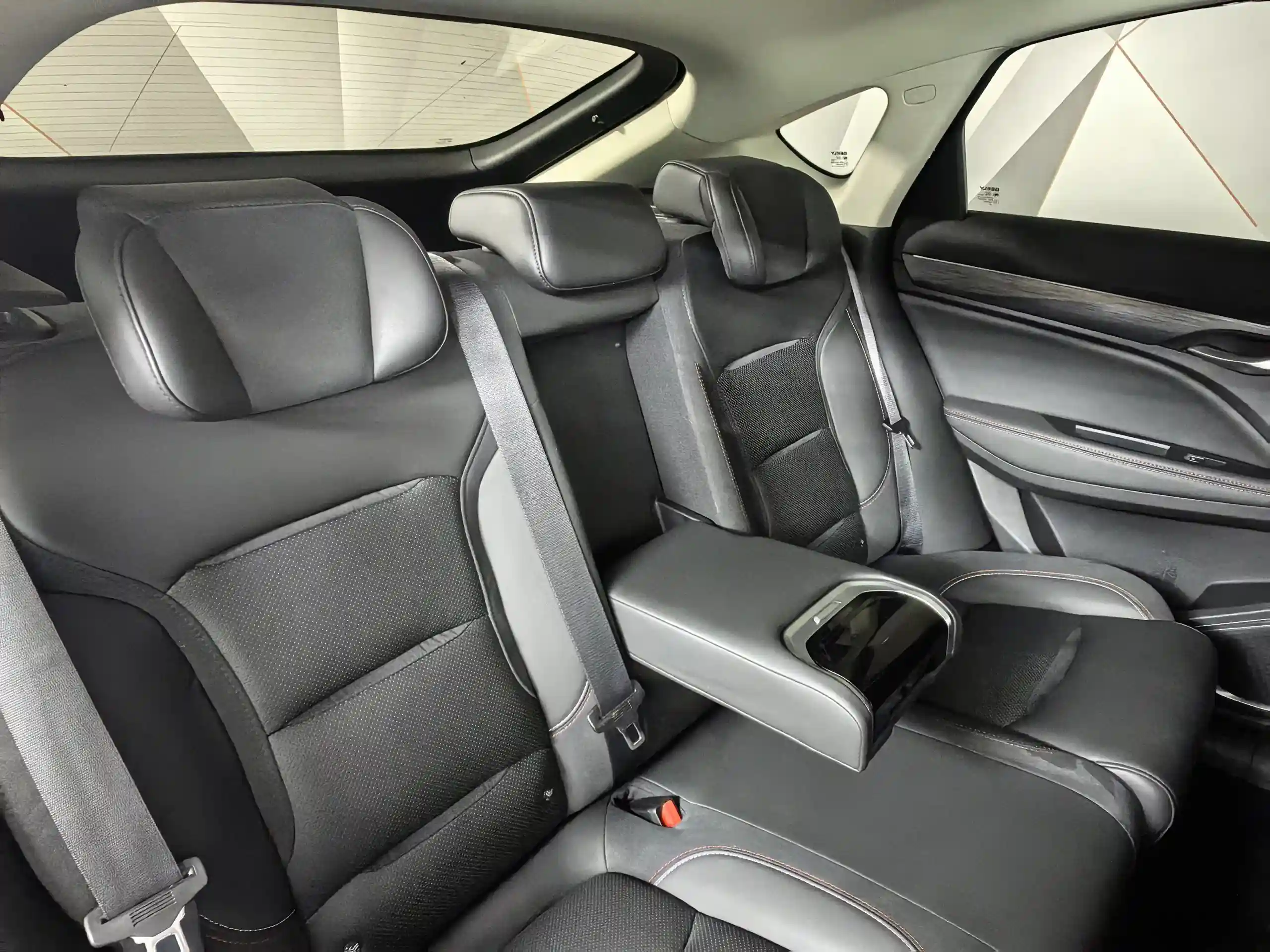 Geely Tugella 2022