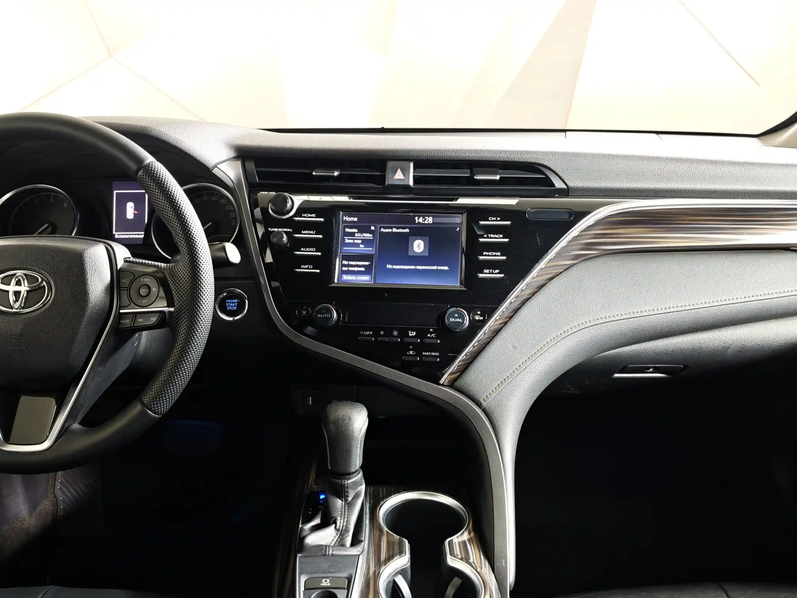 Toyota Camry 2019