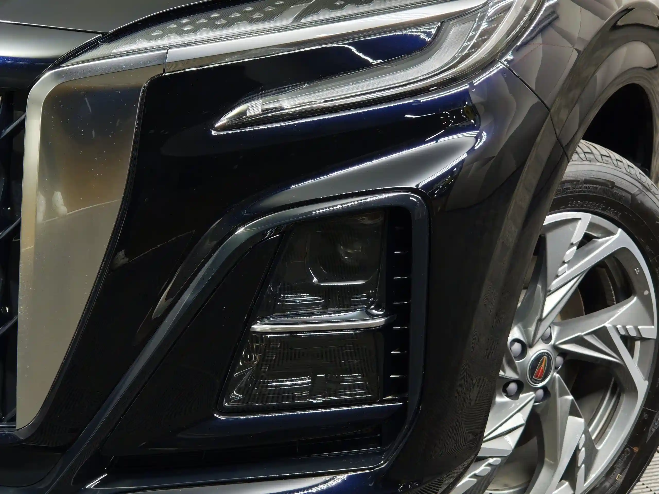 Hongqi HS3 2025