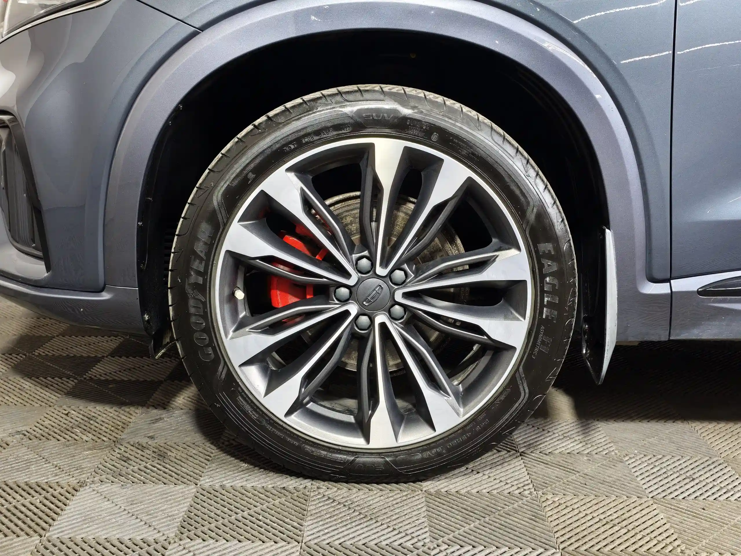 Geely Tugella 2022