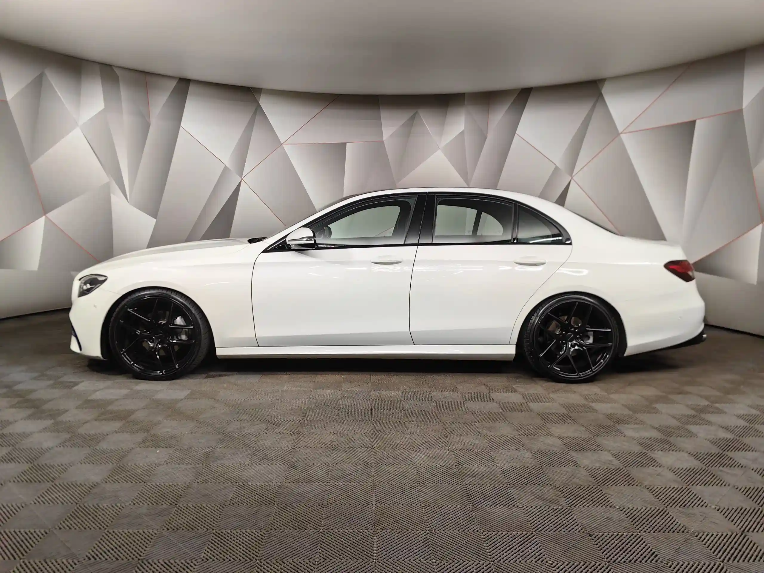 Mercedes-Benz E-Класс 2021