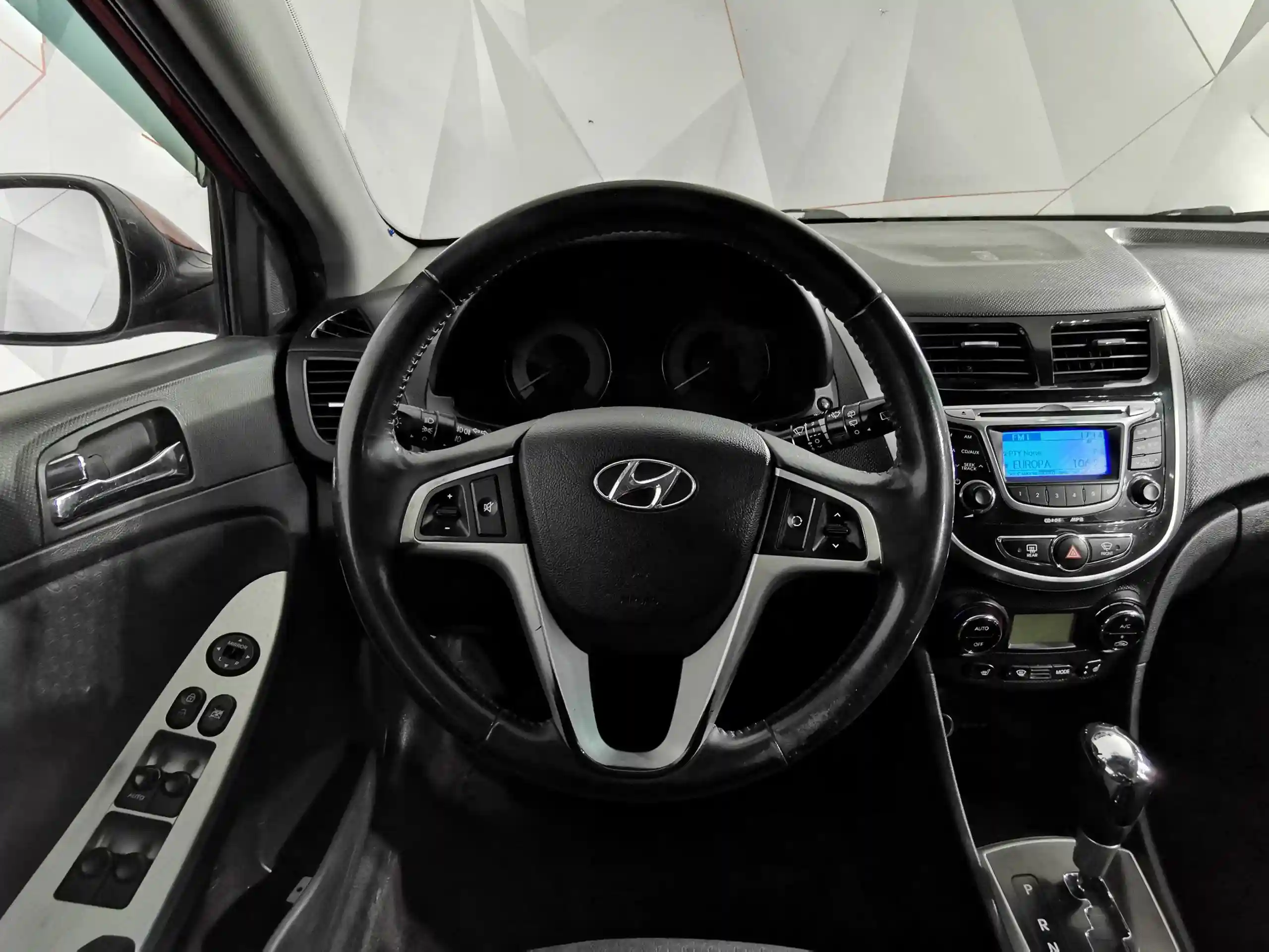 Hyundai Solaris 2012