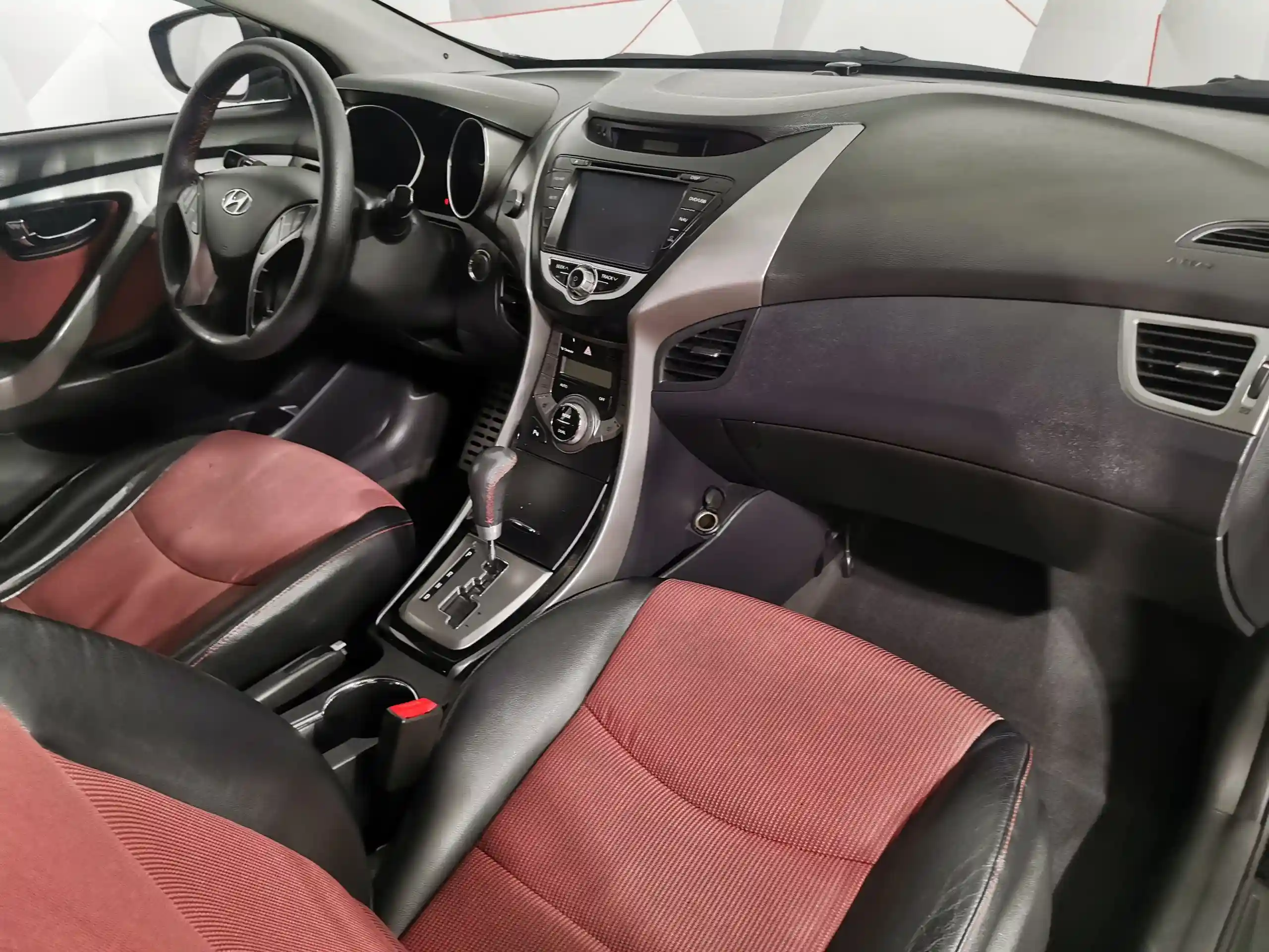 Hyundai Elantra 2012