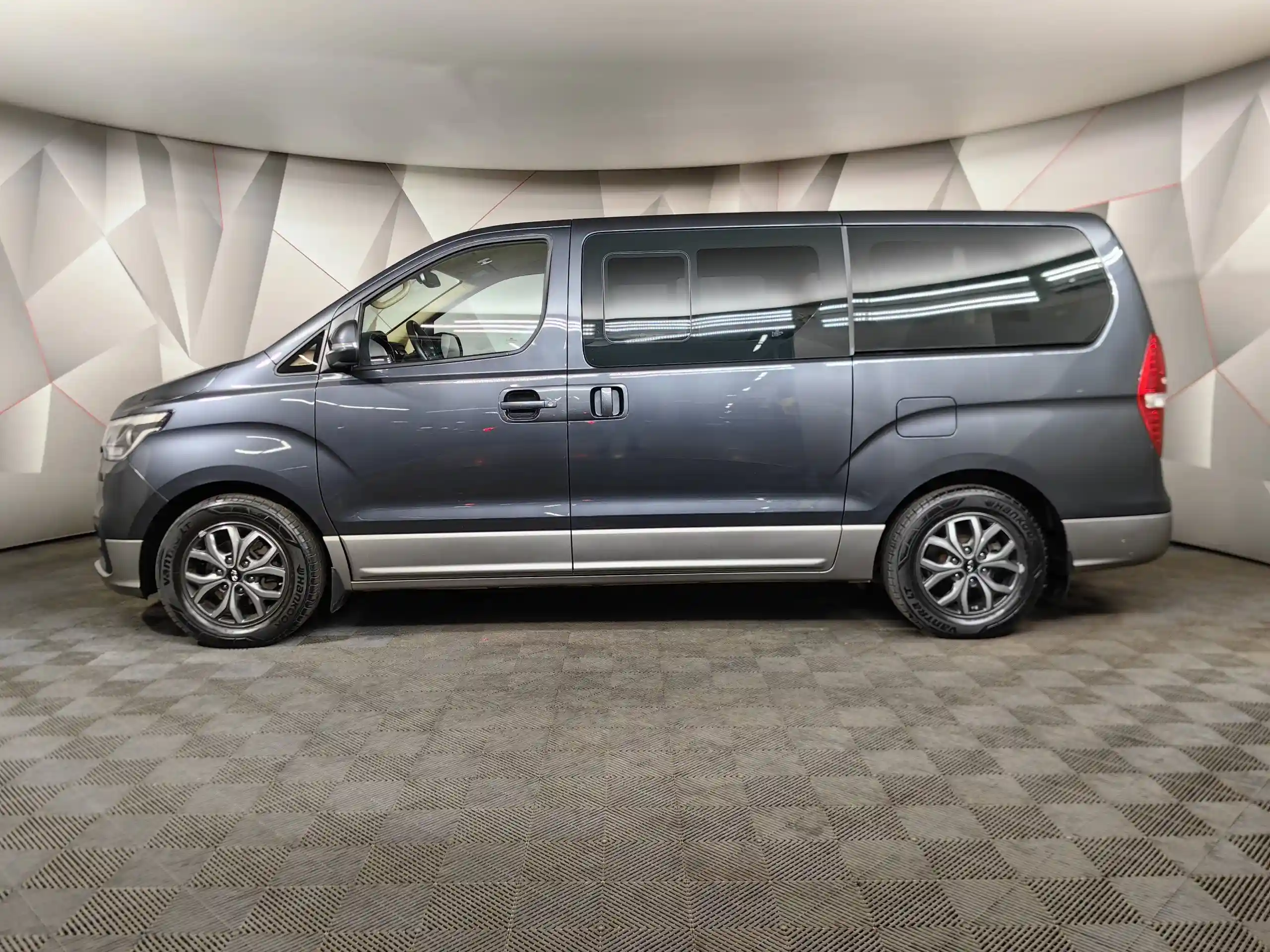 Hyundai H-1 2021