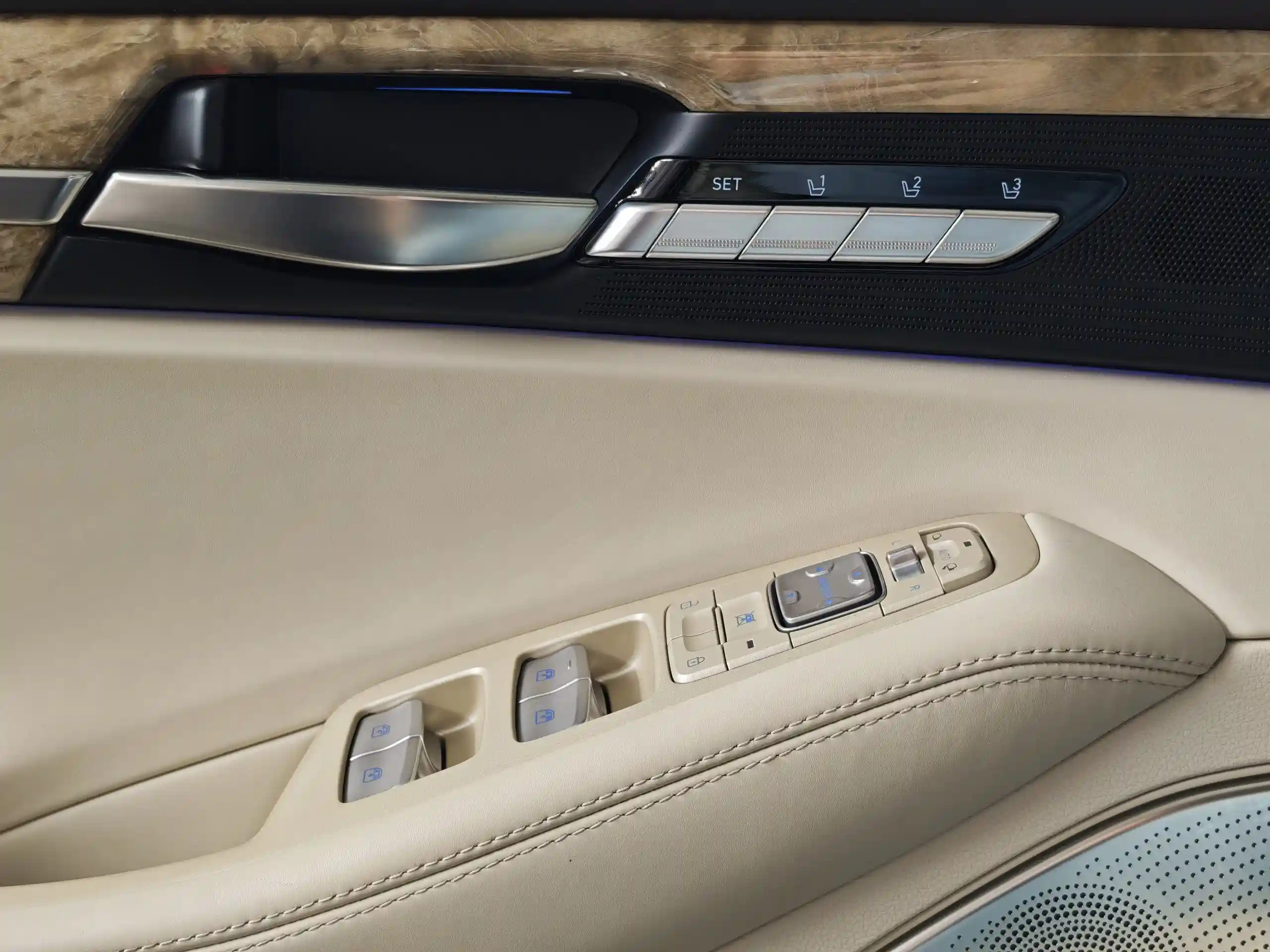 Genesis G90 2018