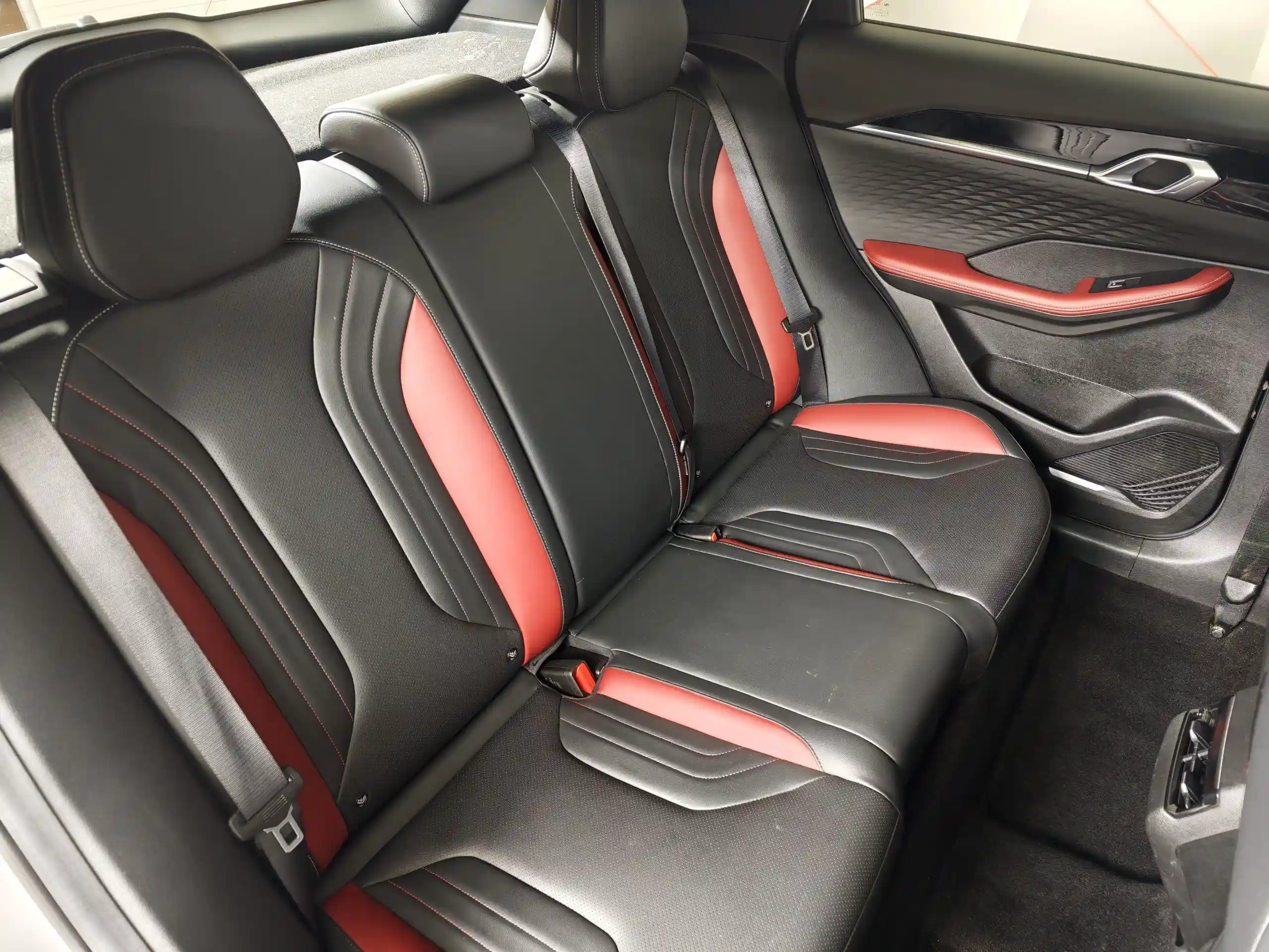 Geely Coolray 2023