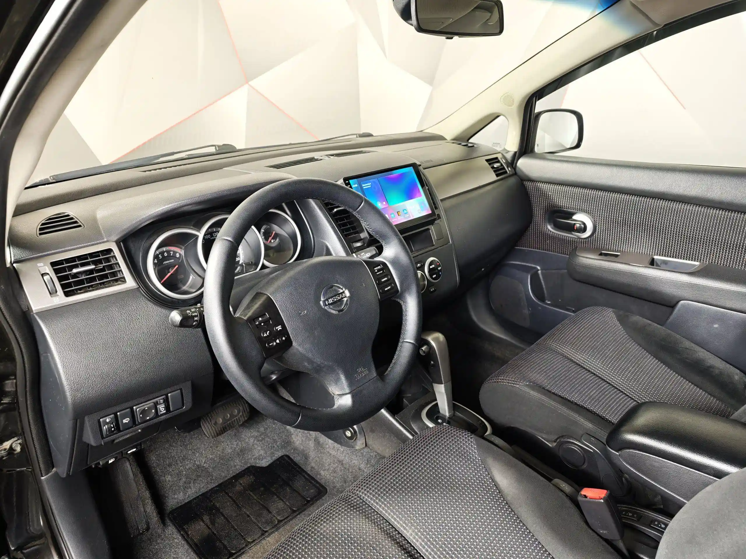 Nissan Tiida 2012