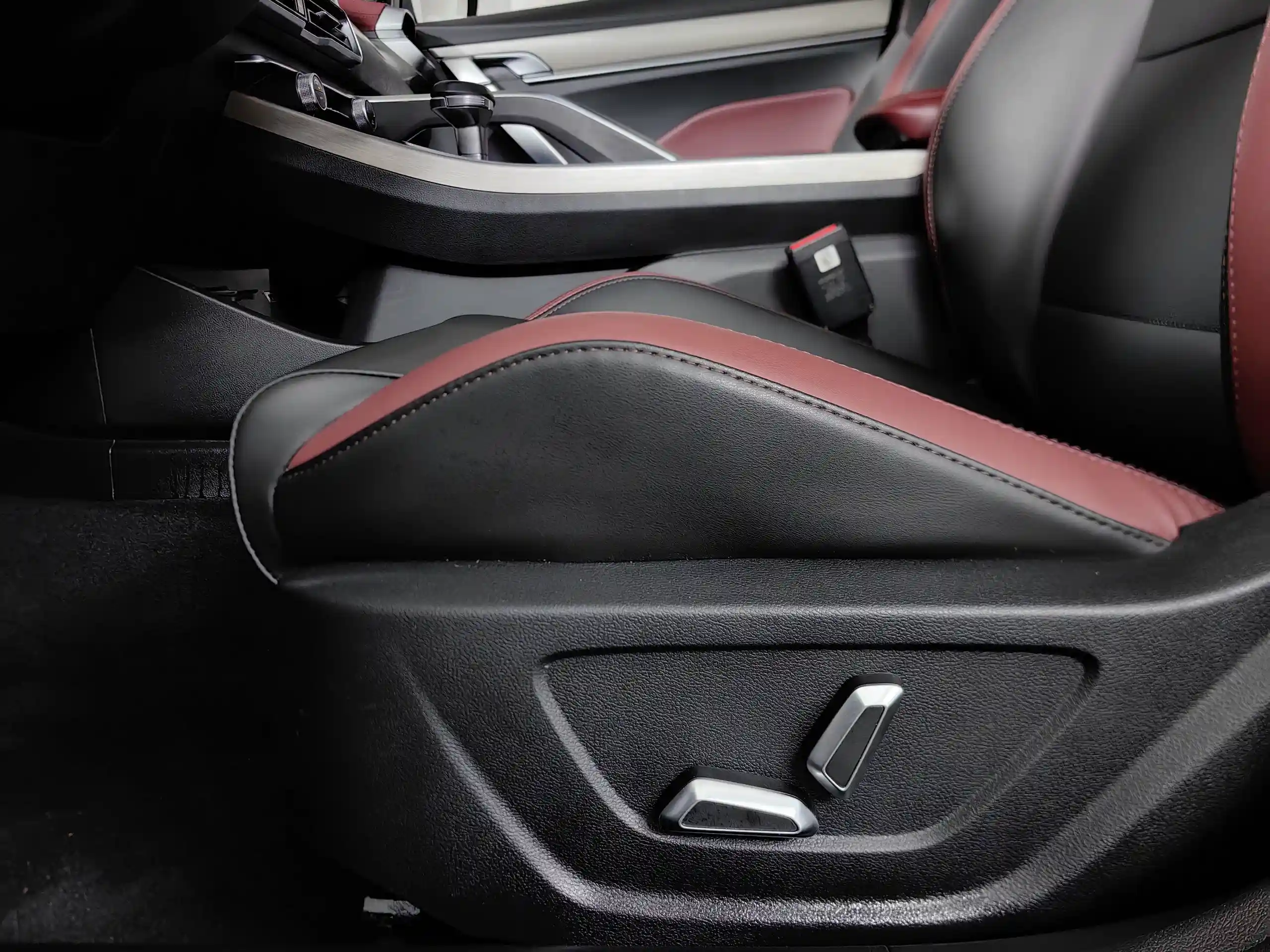 Geely Coolray 2023