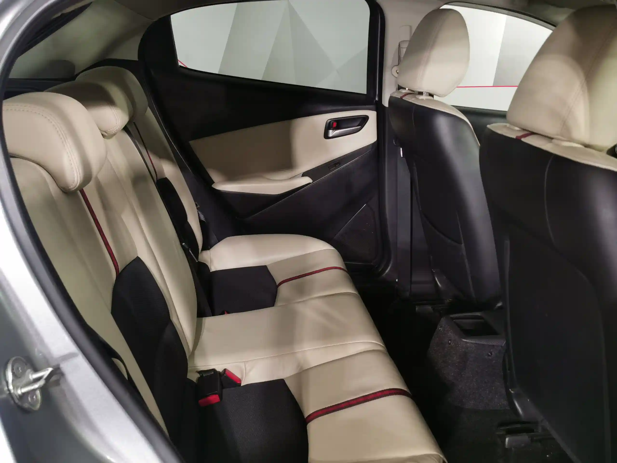 Mazda Demio 2015