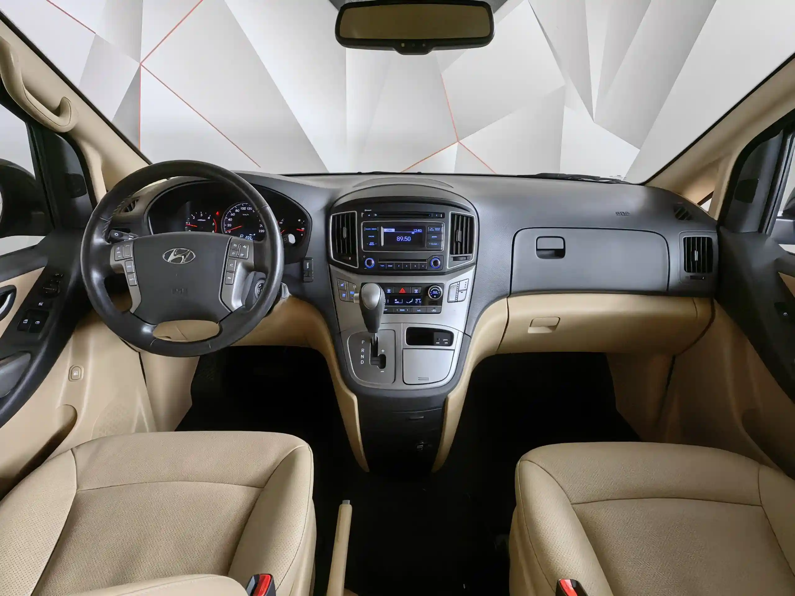 Hyundai H-1 2021