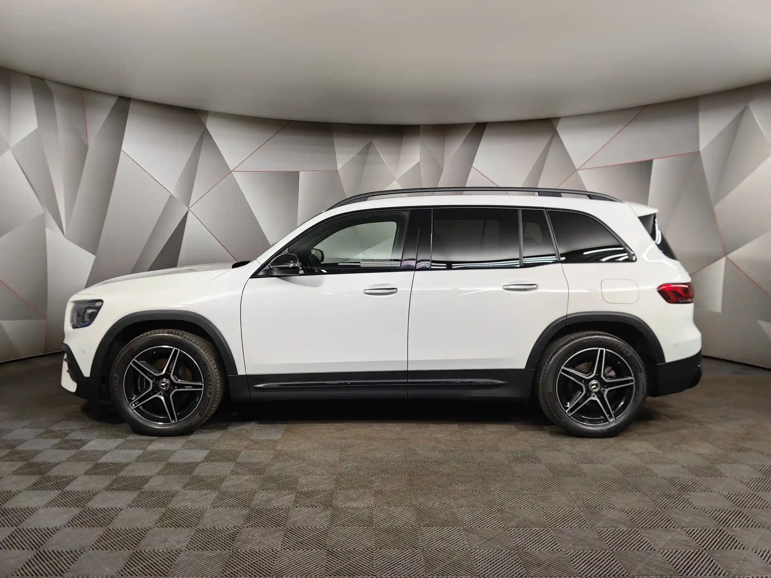 Mercedes-Benz GLB 2021