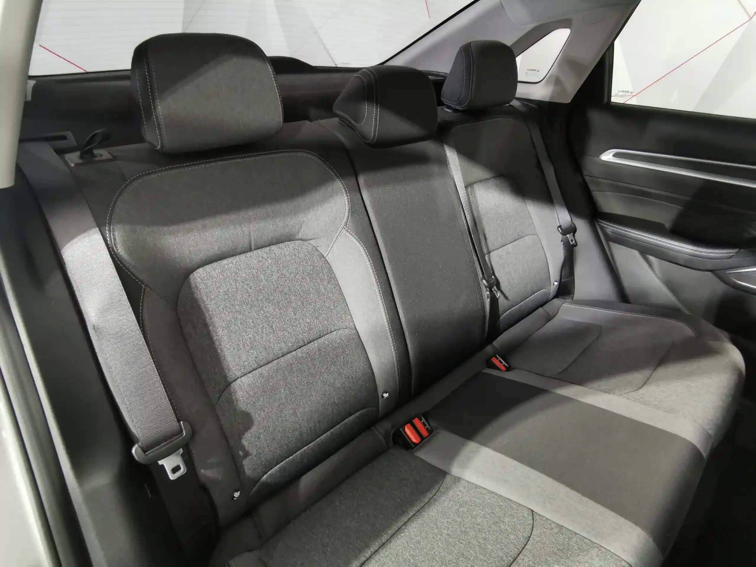 Geely Emgrand 2024