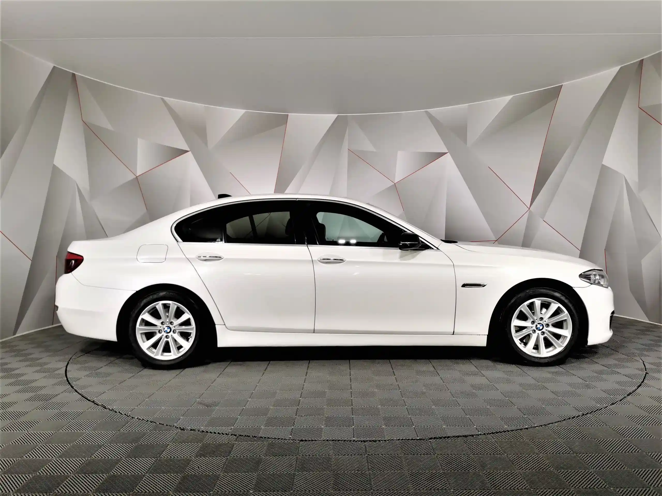 BMW 5 серия 2015