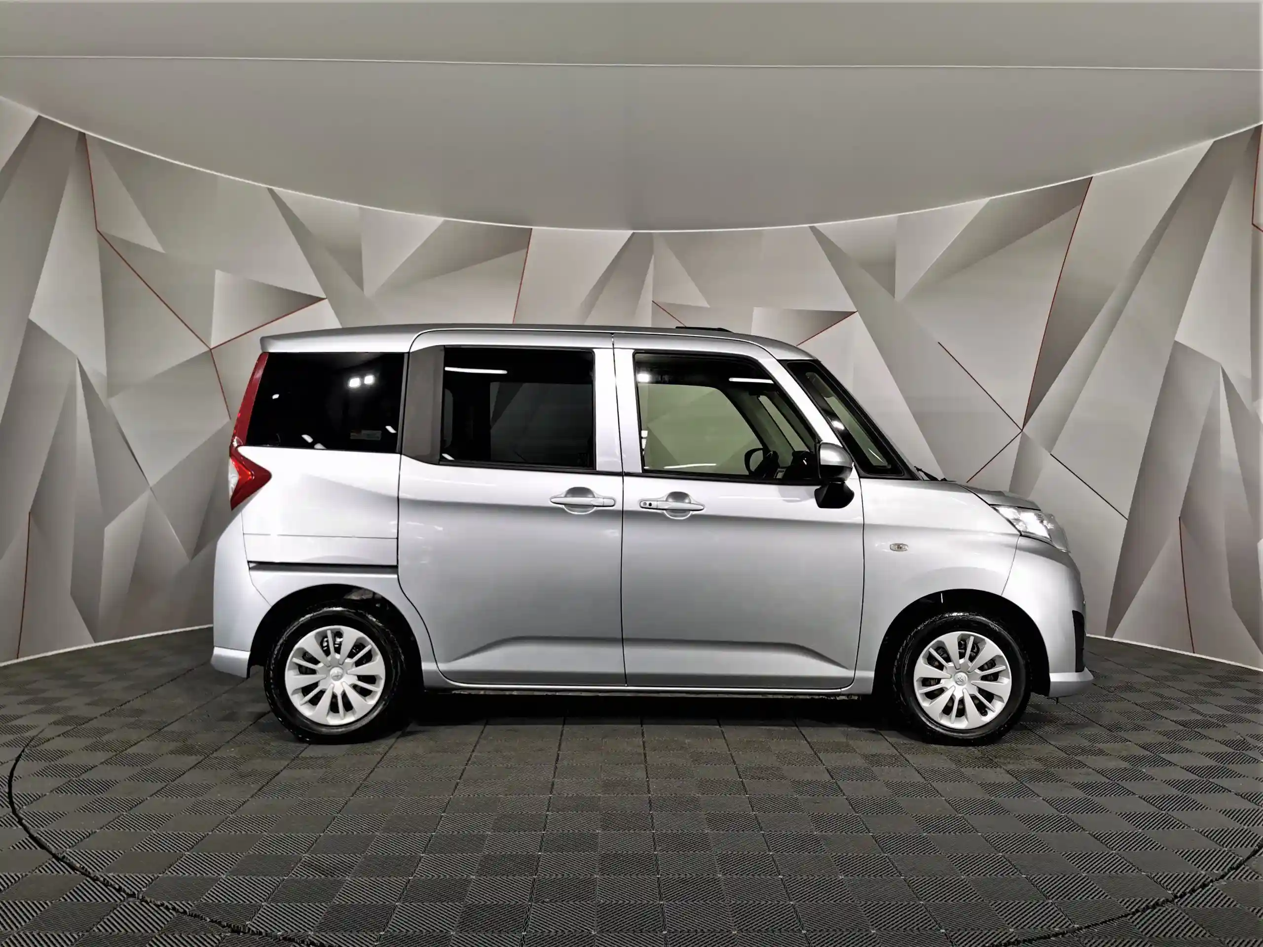 Toyota Roomy 2019