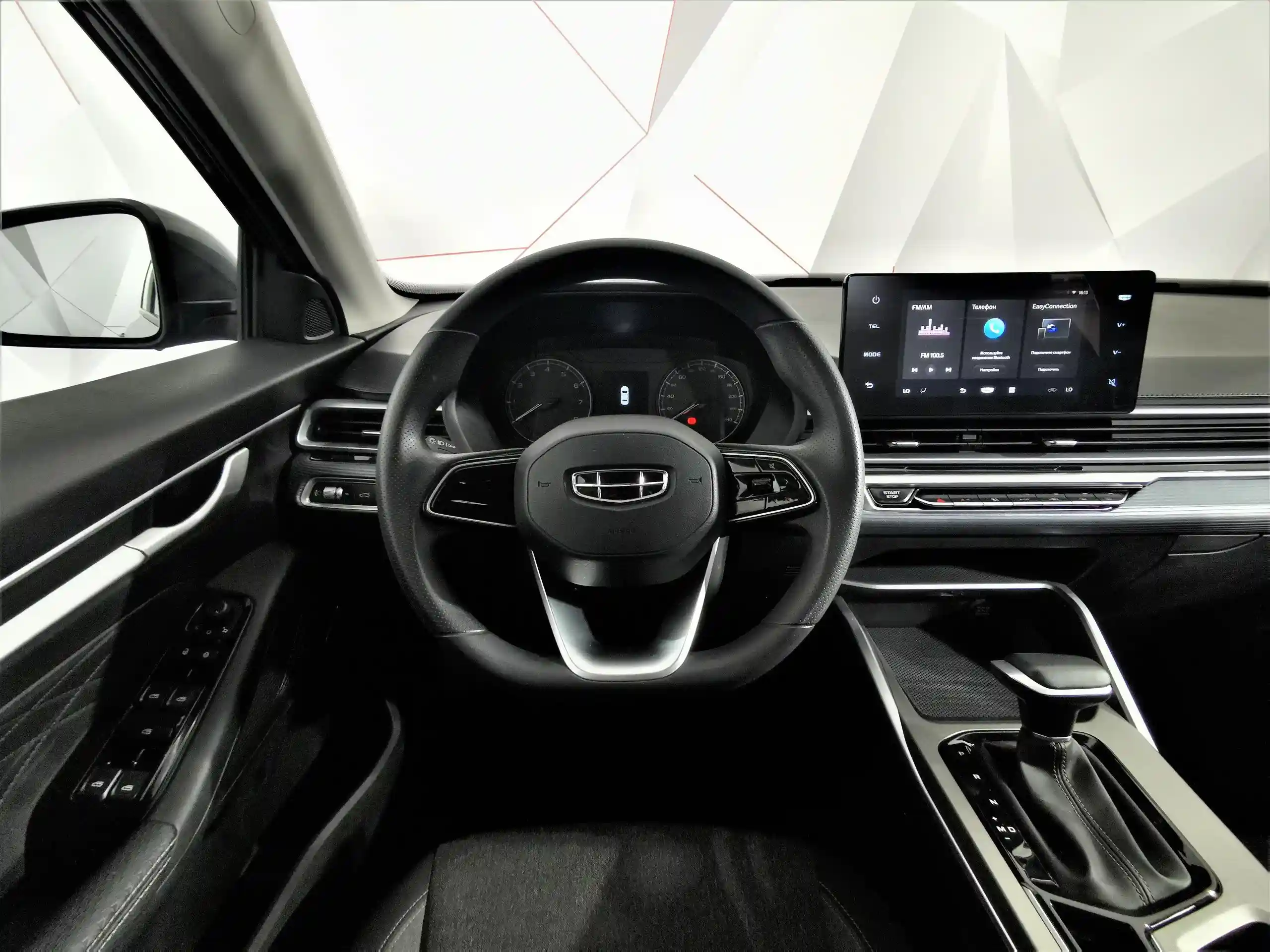 Geely Emgrand 2024