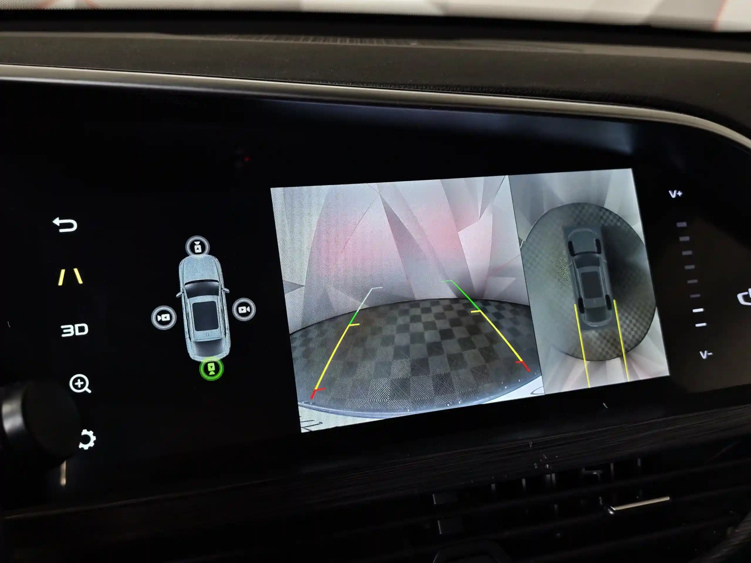 Geely Tugella 2021
