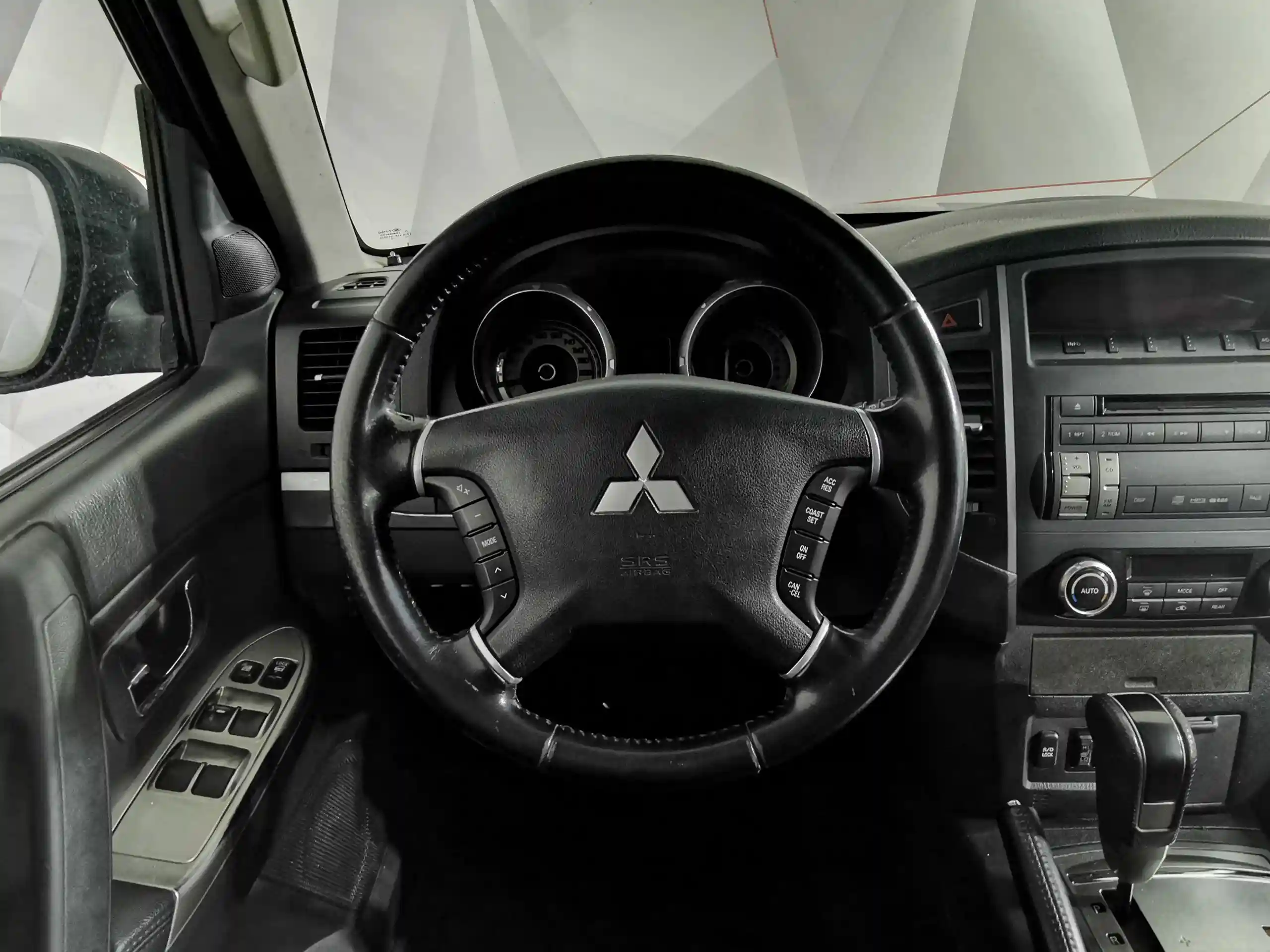 Mitsubishi Pajero 2012