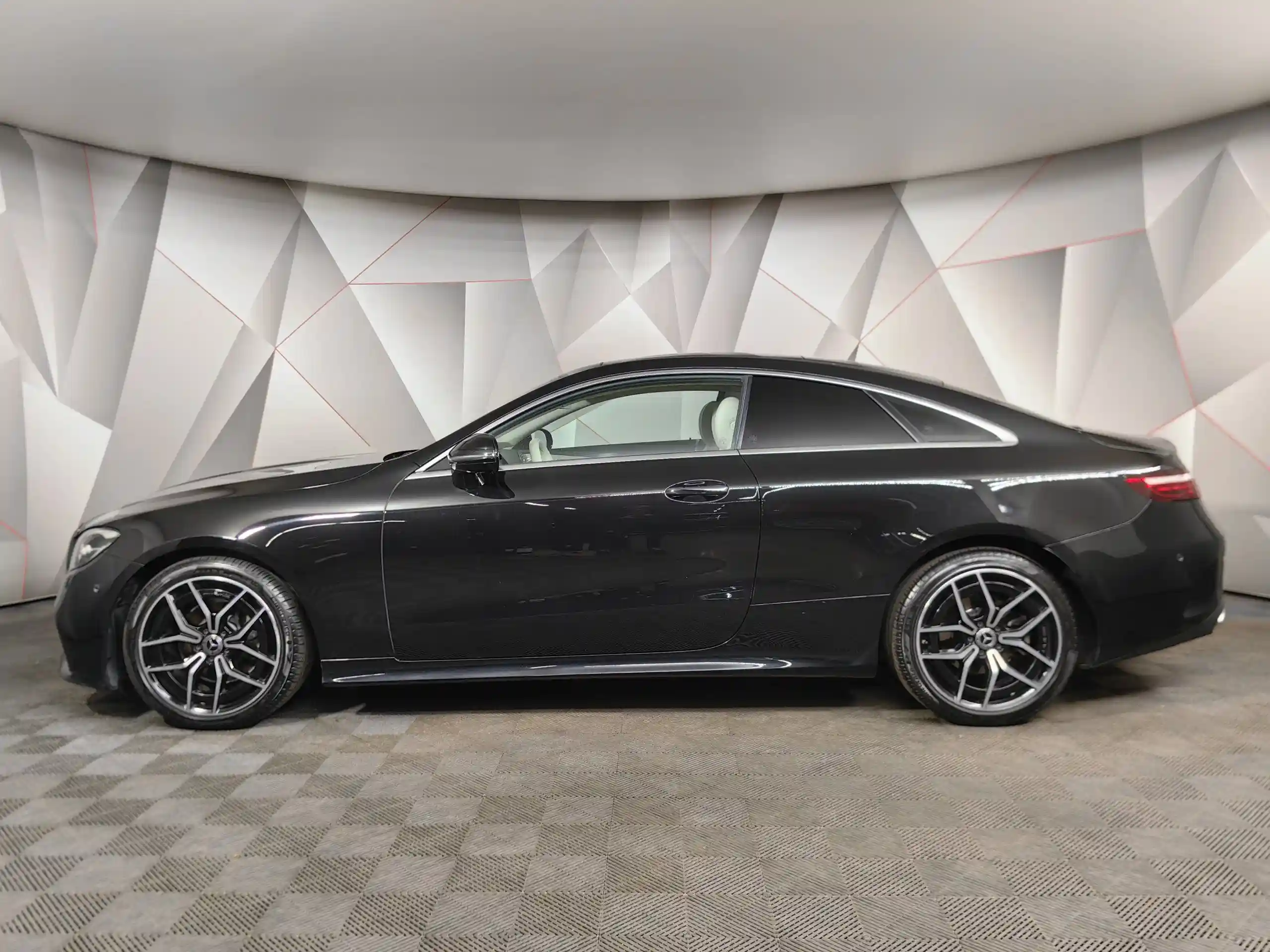 Mercedes-Benz E-Класс 2021