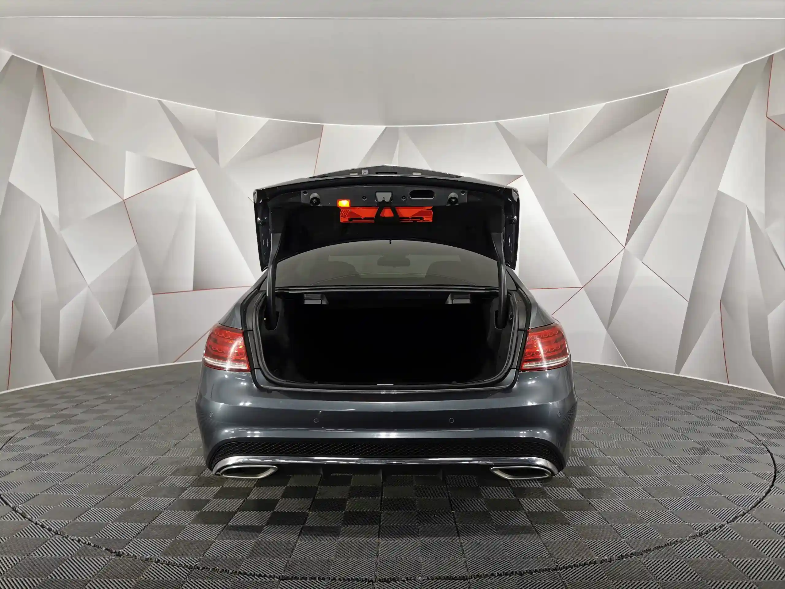 Mercedes-Benz E-Класс 2013