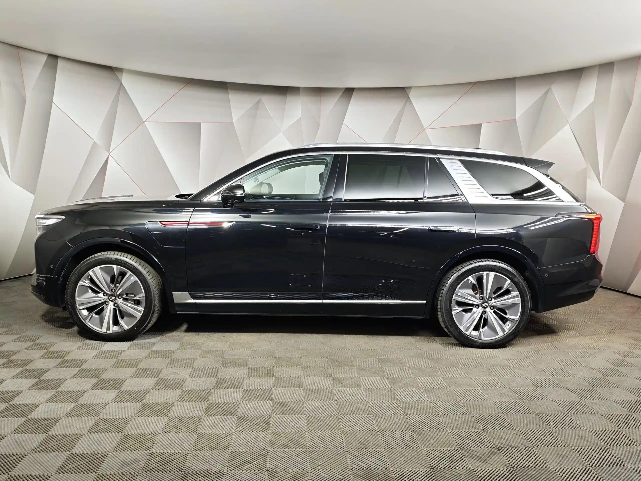Hongqi E-HS9 2021