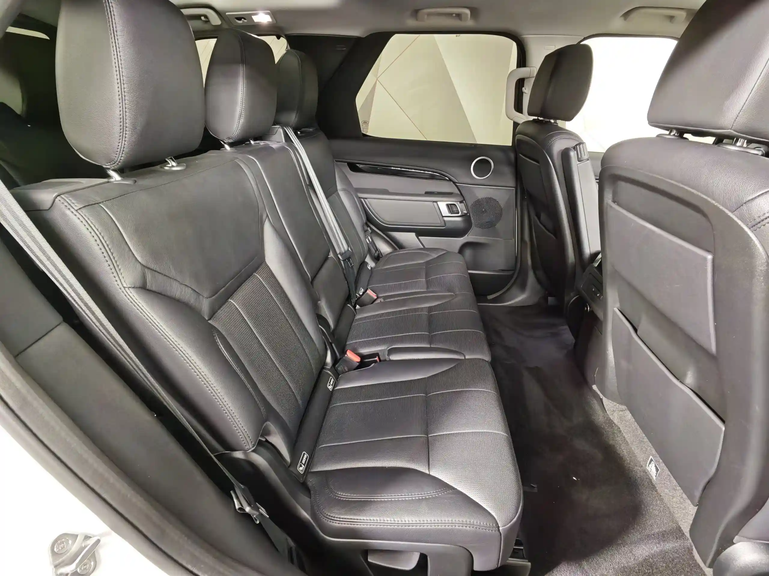 Land Rover Discovery 2019