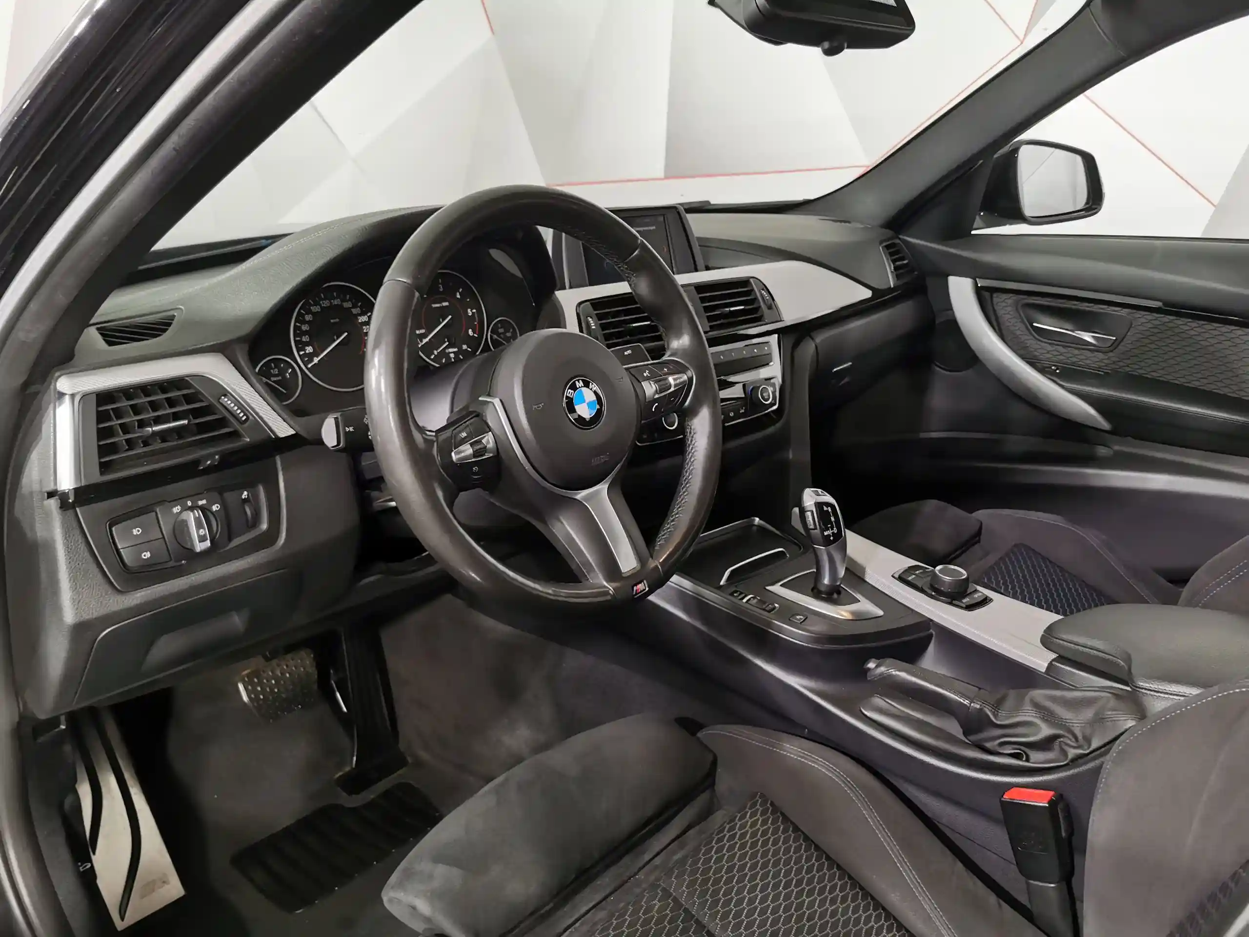 BMW 3 серия 2018
