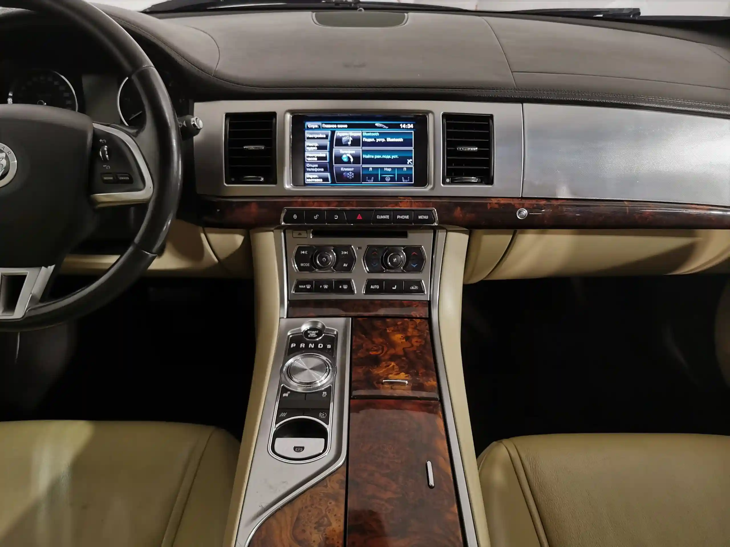 Jaguar XF 2013