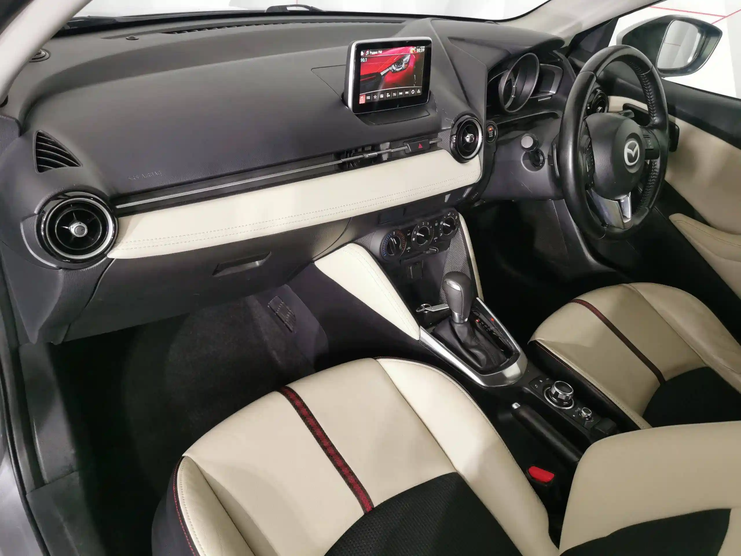 Mazda Demio 2015