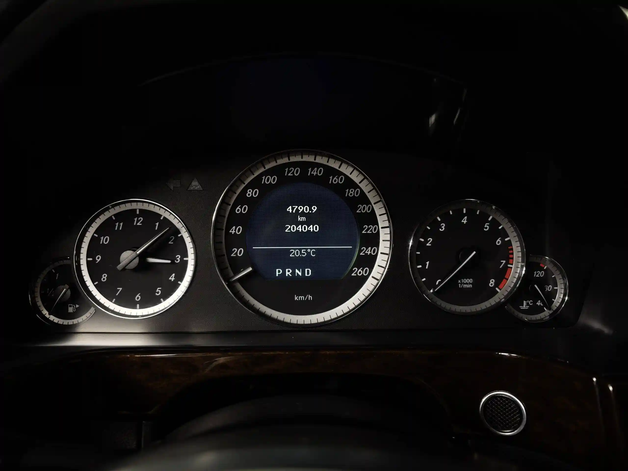 Mercedes-Benz E-Класс 2011