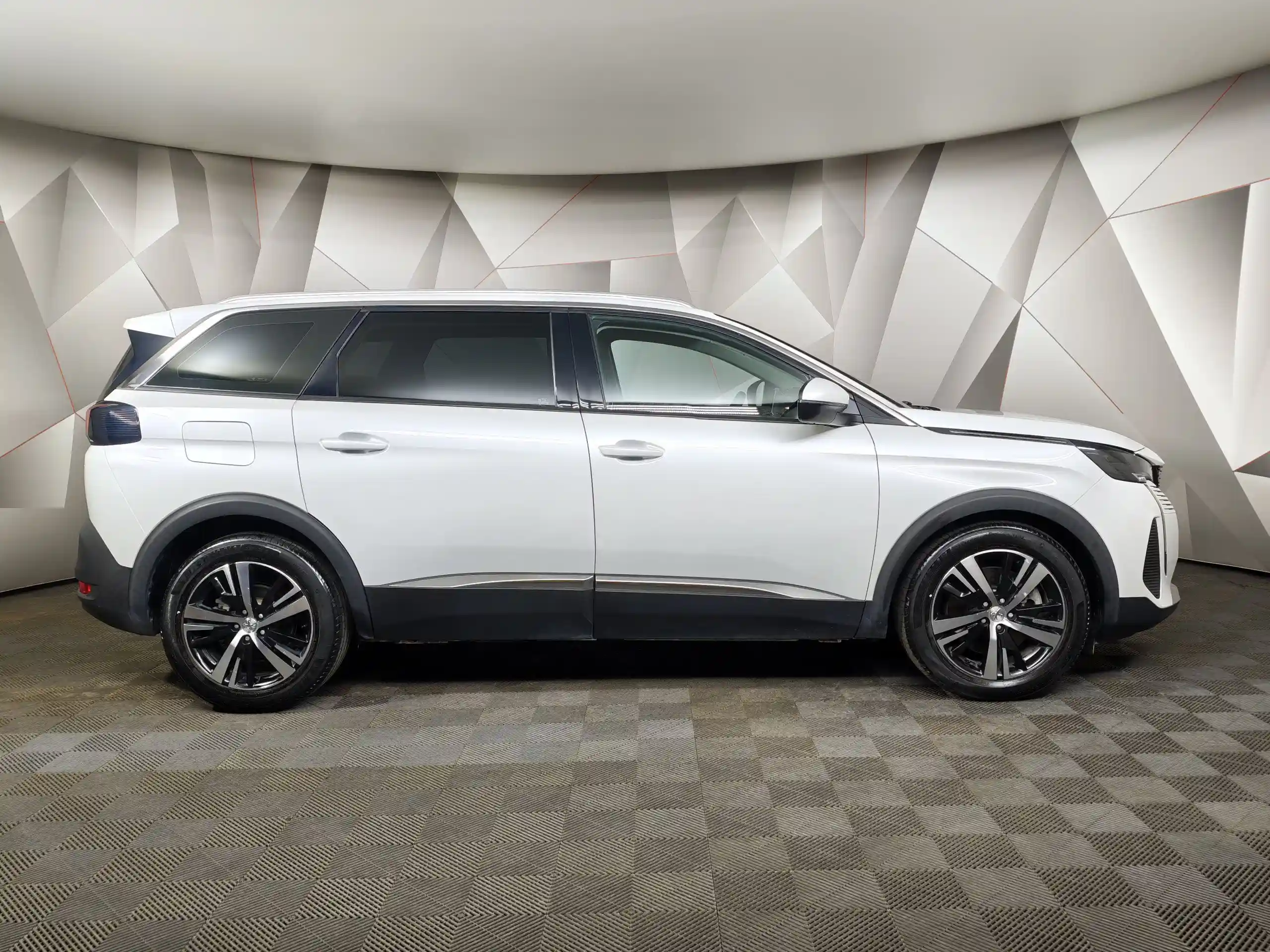Peugeot 5008 2021