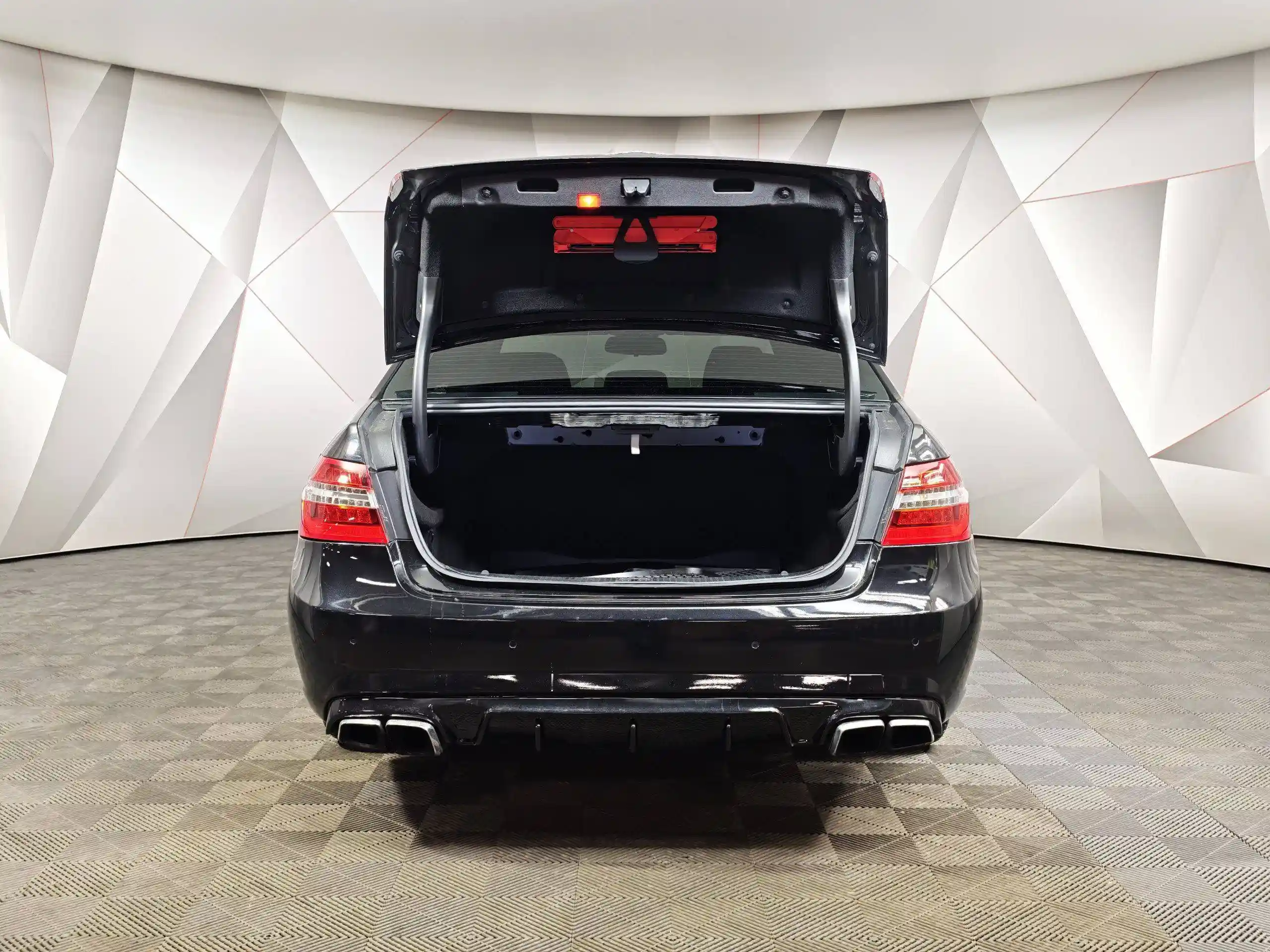 Mercedes-Benz E-Класс 2011